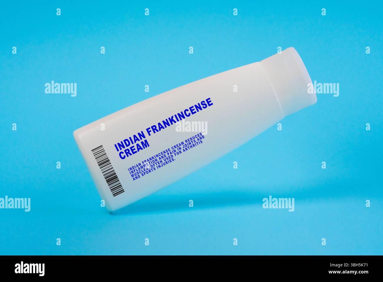 Indische Weihrauchcreme. Reduziert Entzündungen und Schmerzen in Gelenken und Muskeln. Wird häufig bei Arthritis und Sportverletzungen verwendet. Stockfoto