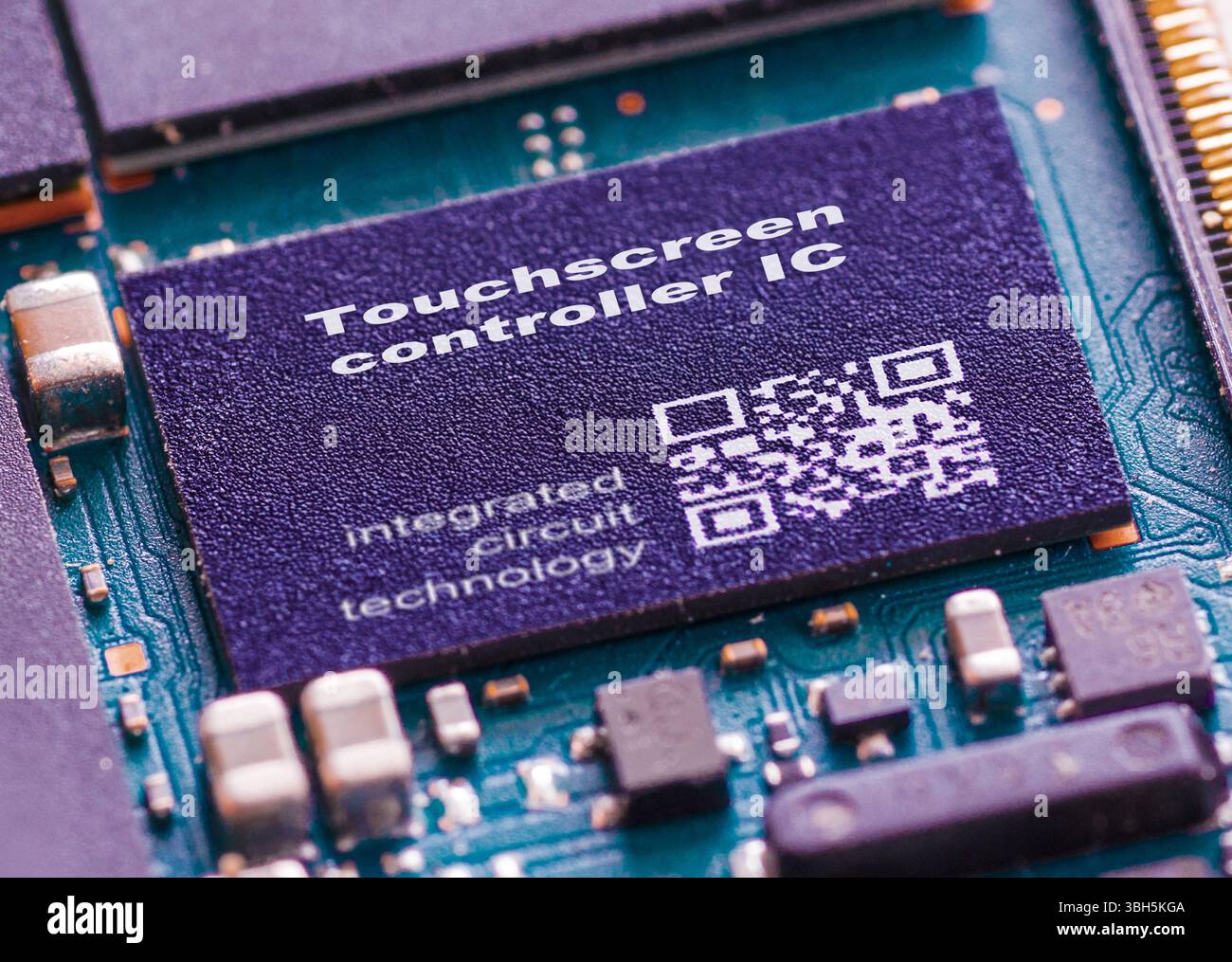 Touchscreen-Controller-Mikrochip. Verarbeitet Eingaben von einem kapazitiven oder resistiven Touchscreen. Stockfoto