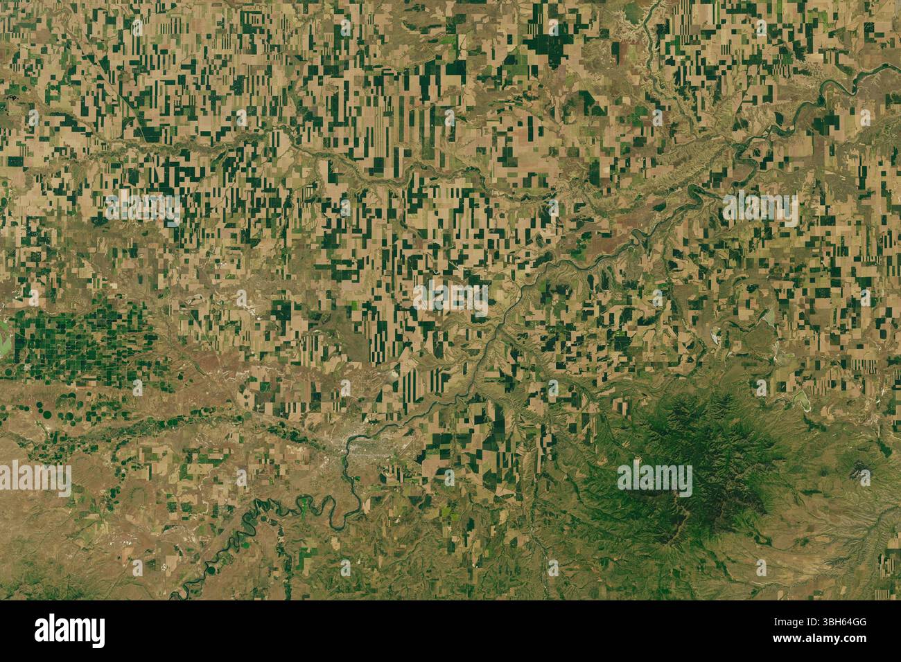 Luftlinie des Goldenen Dreiecks von Montana und landwirtschaftliche Muster der Weizenernte Stockfoto