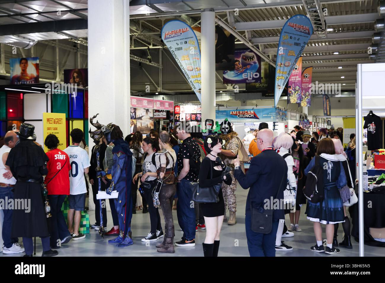 Mailand, die beste Comics- und Spiele-Veranstaltung für Popkultur im Superstudio Più. Auf dem Foto: Ein Blick auf die Messe Stockfoto