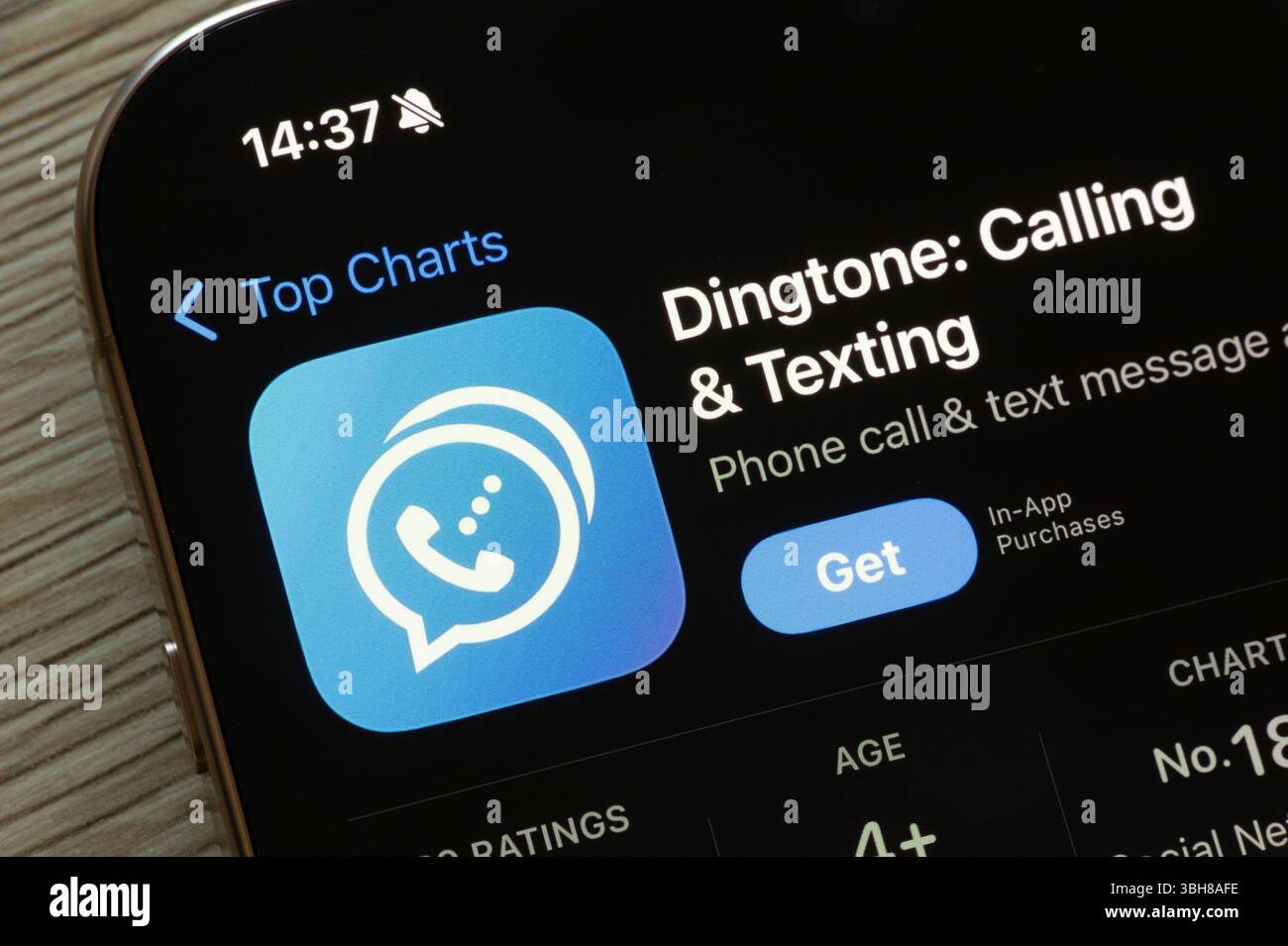 OSTRAVA, TSCHECHIEN – 23. NOVEMBER 2024: Apple App Store mit Dingtone Calling and SMS Secure Call Mobile App Stockfoto