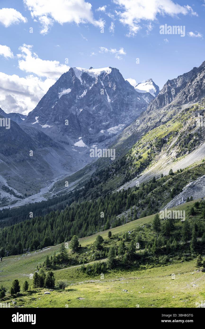 Malerische Berglandschaft, Bergtal mit Berggipfel Mont Collon, Arolla, Wallis, Westalpen, Schweiz, Europa Stockfoto