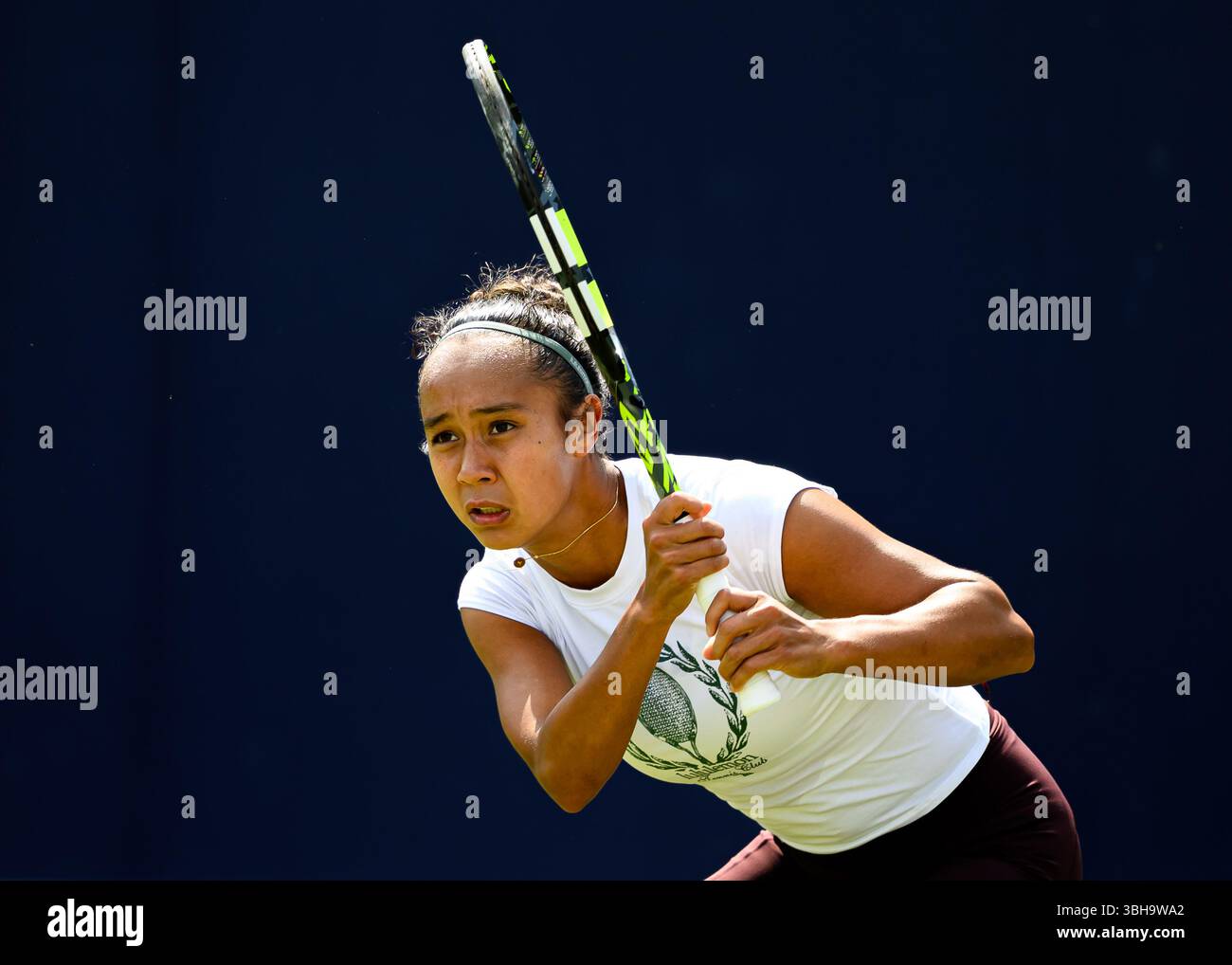 LONDON, VEREINIGTES KÖNIGREICH Juni 08: Leylah Fernandez (CNA) - der zweite der US Open 2021, übt vor dem Qualifikationsspiel am zweiten Tag der HSBC Championships 2025 im Queen's Club am Sonntag, den 08. Juni 2025 in LONDON, VEREINIGTES KÖNIGREICH. Quelle: Taka Wu/Alamy Live News Stockfoto