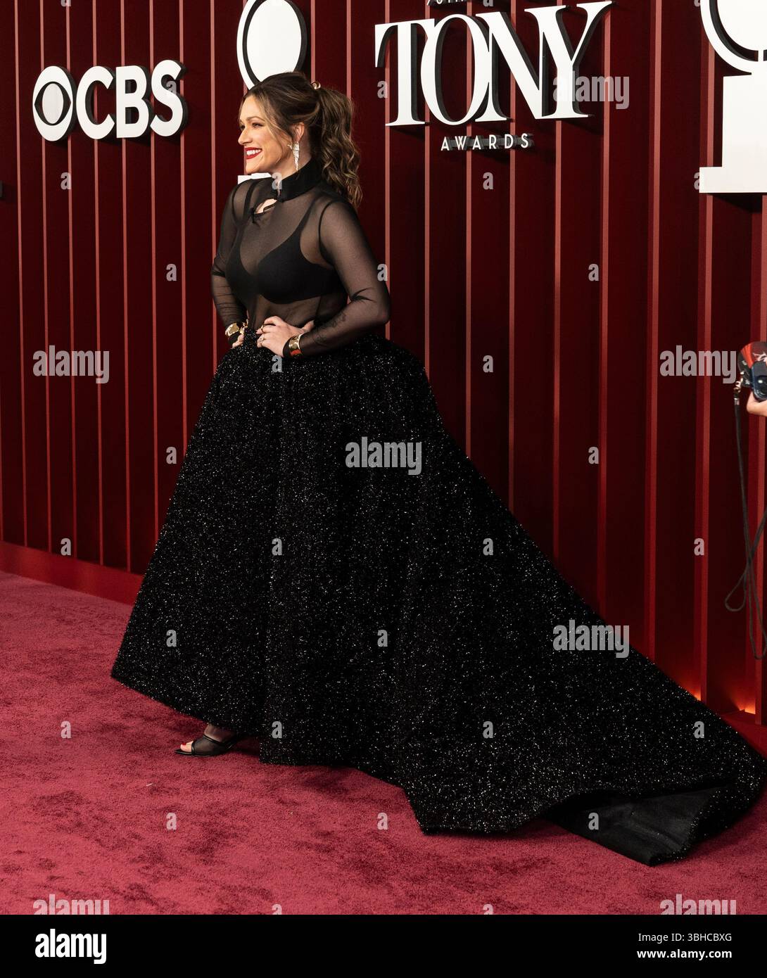 Mia Swier im Kleid von Christian Siriano nimmt am 78 8. Juni 2025 an der Radio City Music Hall in New York, NY, Teil. (Foto: Lev Radin/SIPA USA) Stockfoto Mia Swier im Kleid von Christian Siriano nimmt am 78 8. Juni 2025 an der Radio City Music Hall in New York, NY, Teil. (Foto: Lev Radin/SIPA USA) Stockfoto