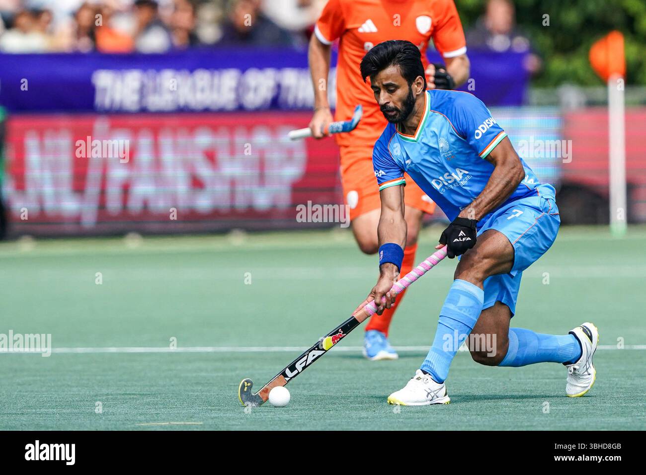 AMSTERDAM, NIEDERLANDE - 9. JUNI: Manpreet Singh aus Indien trifft den Ball während des Spiels der FIH Hockey Pro League 2025 zwischen den Niederlanden und Indien im Wagener Stadion am 9. Juni 2025 in Amsterdam. (Foto: Andre Weening/Orange Pictures) Stockfoto
