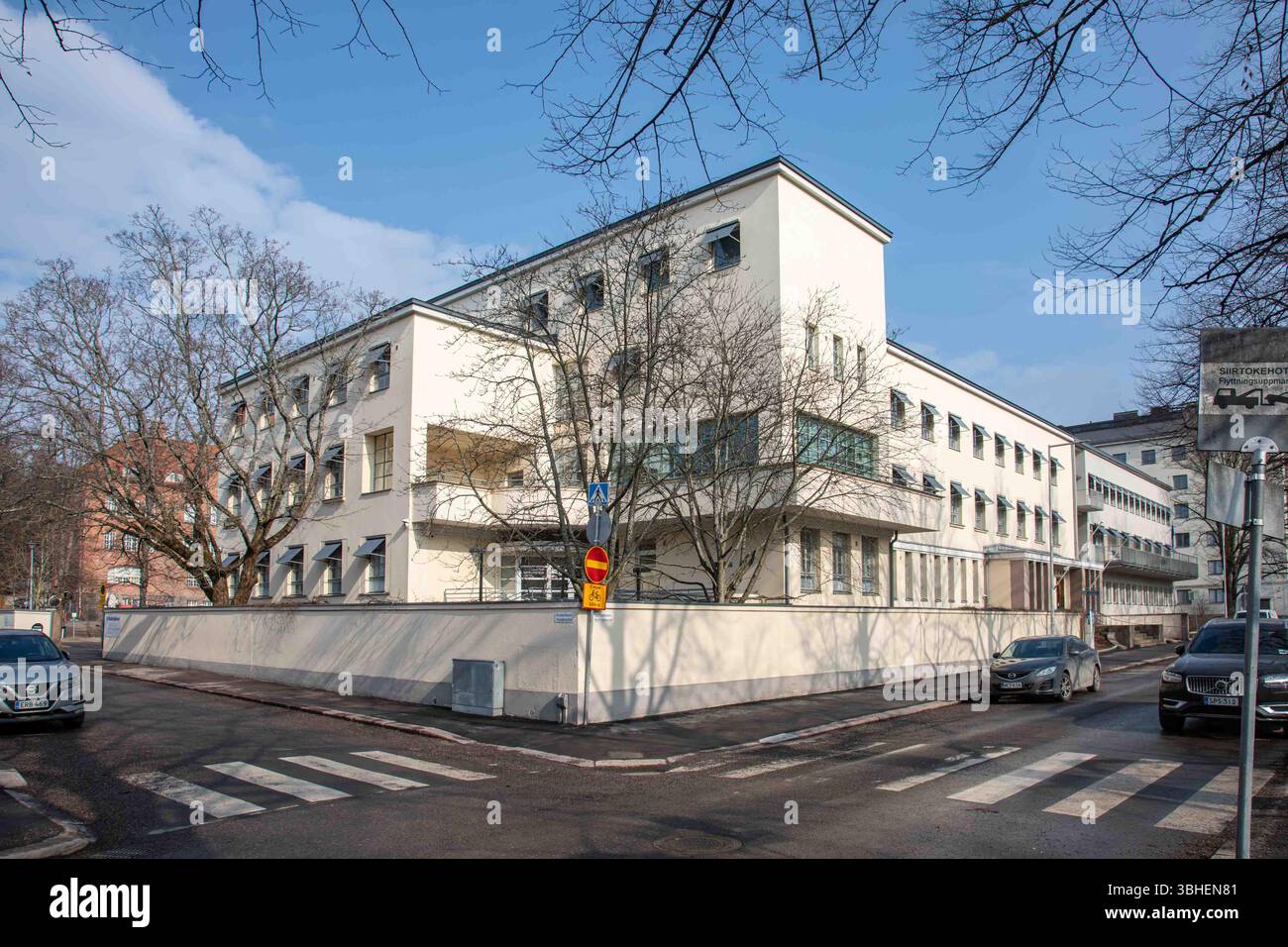 Funktionalistische Architektur des Hauptquartiers Folkhälsan im Bezirk Taka-Töölö in Helsinki, Finnland Stockfoto