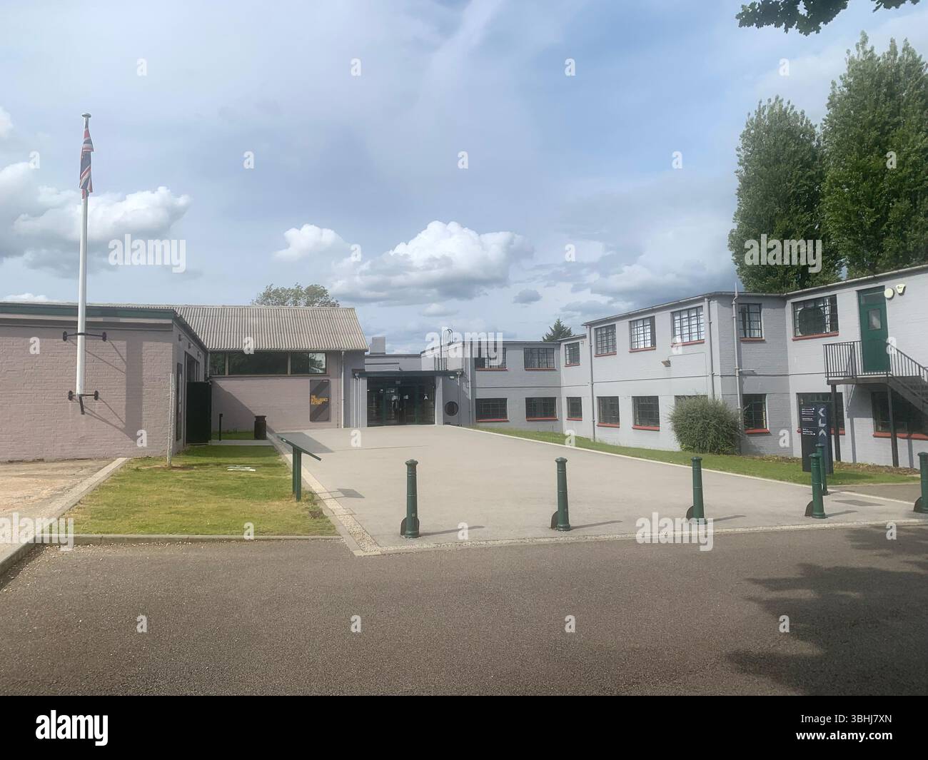 Bletchley Park Wartime House Villa Code bricht den Weltkrieg 2 und 1 alte Villa britische Geheimdienstgeschichte historischer Ort Besuchen Sie das Gebäude - Smartphone-aufgenommenes Stockfoto