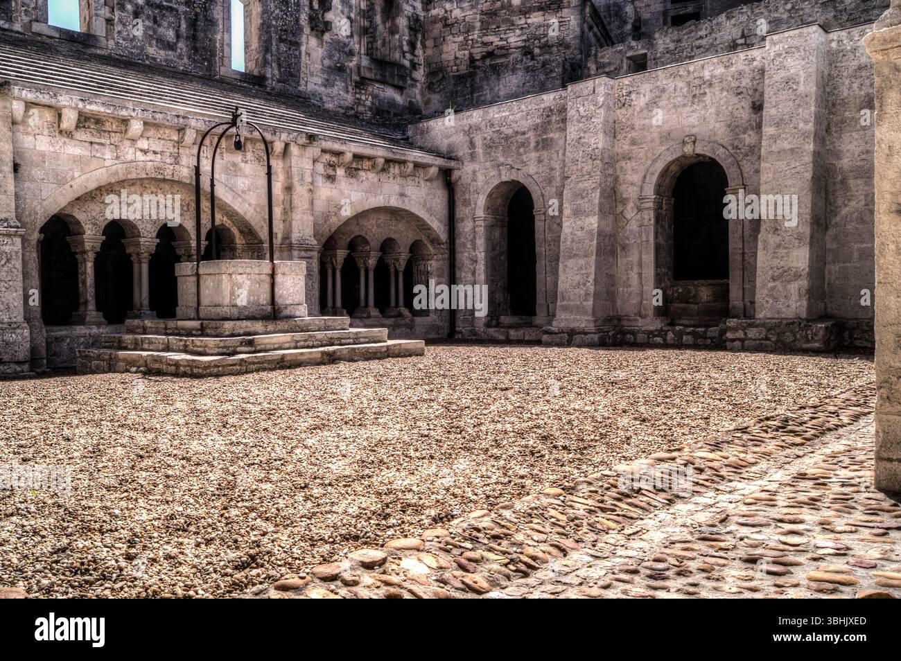 Abbaye de Montmajour, Arles, Frankreich – SONY DSC Stockfoto