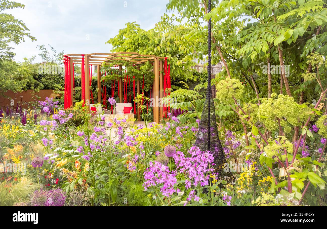 Der Tackle HIV Challenging Stigma Garden auf der Chelsea Flower Show 2025 in London, Großbritannien. Stockfoto