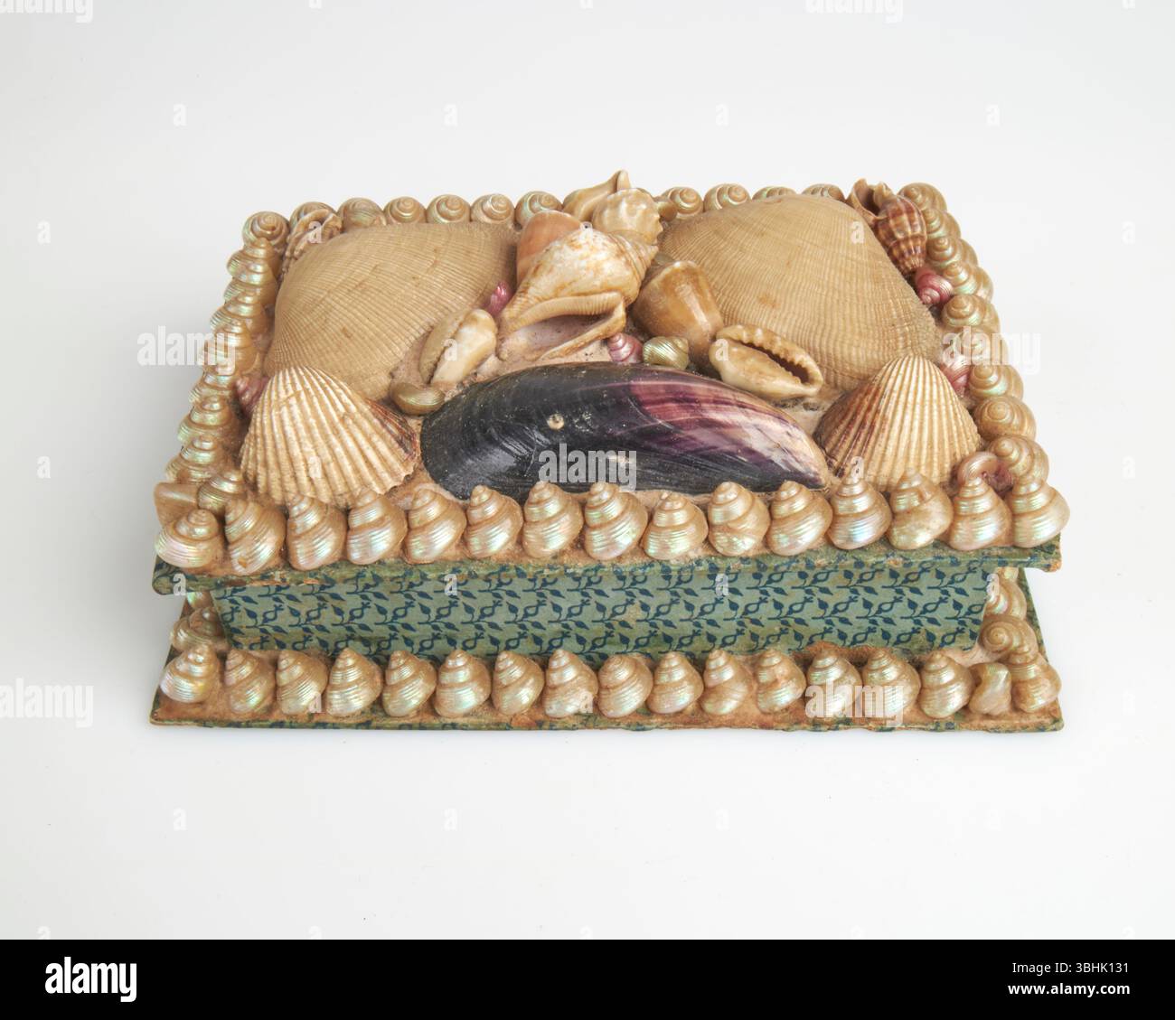 Antike Schalen-Kunstschatulle 1900 Stockfoto