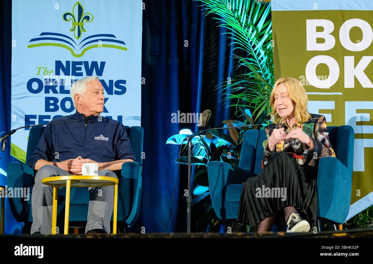 New Orleans, LA, USA – 29. März 2025: Walter Isaacson interviewt die Historikerin Doris Kearns Goodwin beim New Orleans Book Festival an der Tulane University Stockfoto