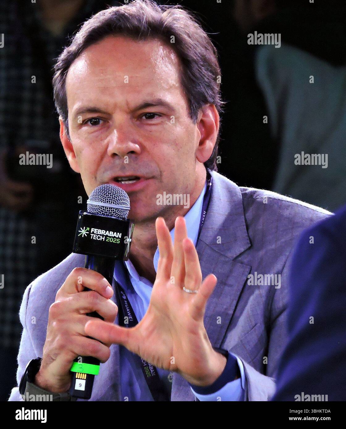 Juni 2025, Sao Paulo, Sao Paulo, Brasilien: Sao paulo(sp), 10/06/2025 - Wirtschaft/Markt/Febraban - mario leao, Präsident der banco santander bei der Eröffnung der Febraban-Technologie auf der transamerica expo in santo Amaro, Südzone von sao paulo, unter Beteiligung von gabriel Galipolo, Präsident der Zentralbank, luiz carlos trabuco, Präsident des Vorstands von Febraban, milton maluhy filho, ceo von itau unibanco, Präsident von brasido; marcelo noronha, ceo von bradesco, mario leao, Präsident von banco santander, carlos vieira, Präsident von caixa economica Federal A Stockfoto