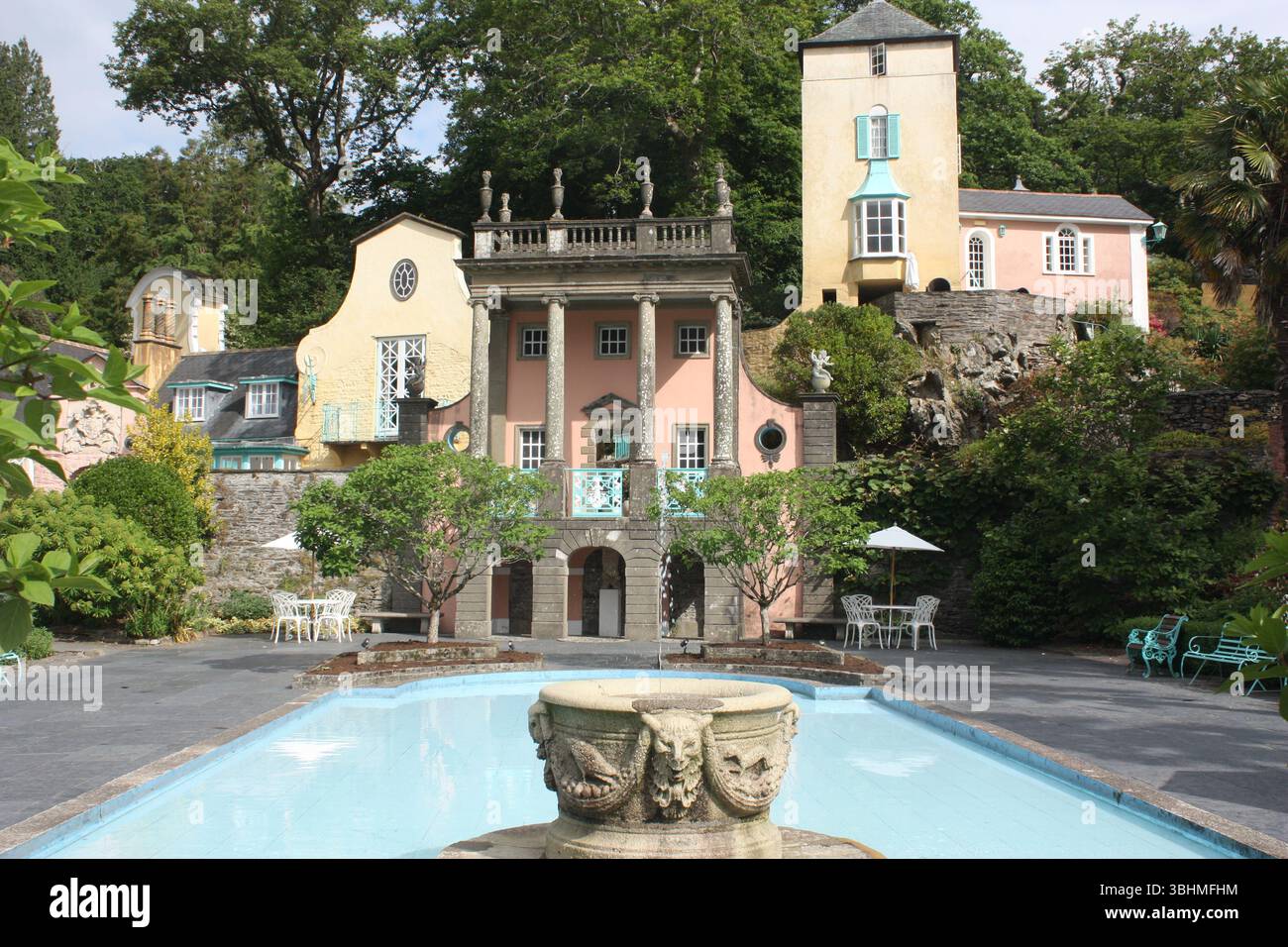 Die zentrale piazza in Portmeirion in Wales Stockfoto