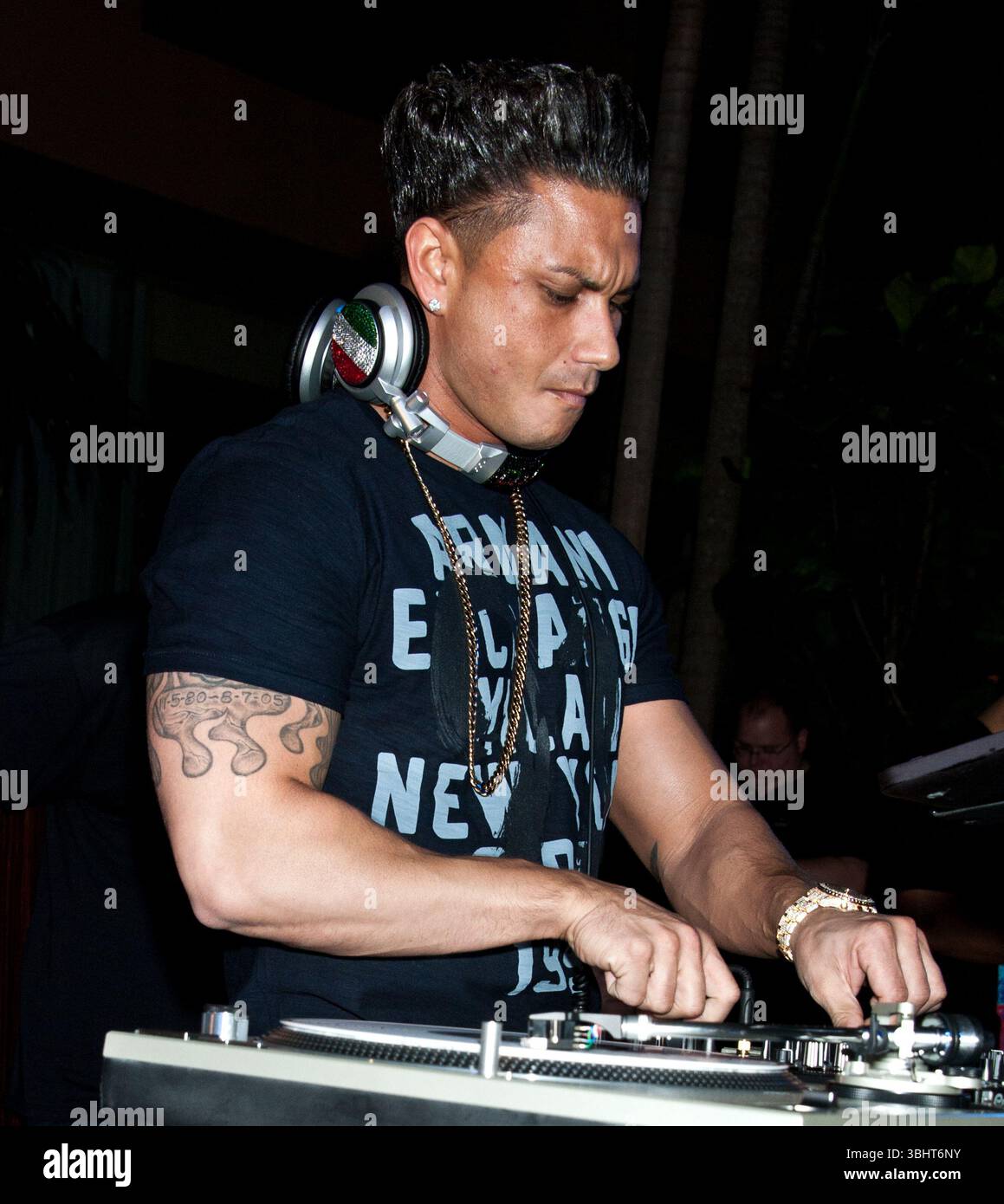 Paul Delvecchio alias DJ Pauly D im Pool After Dark im Harrah's Resort in Atlantic City, New Jersey - 31. März 2012 Stockfoto