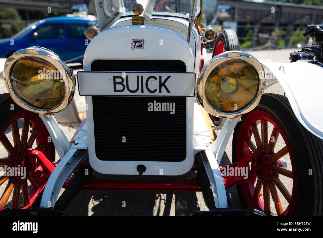 Vorderansicht eines Vintage White Buick Car Stockfoto