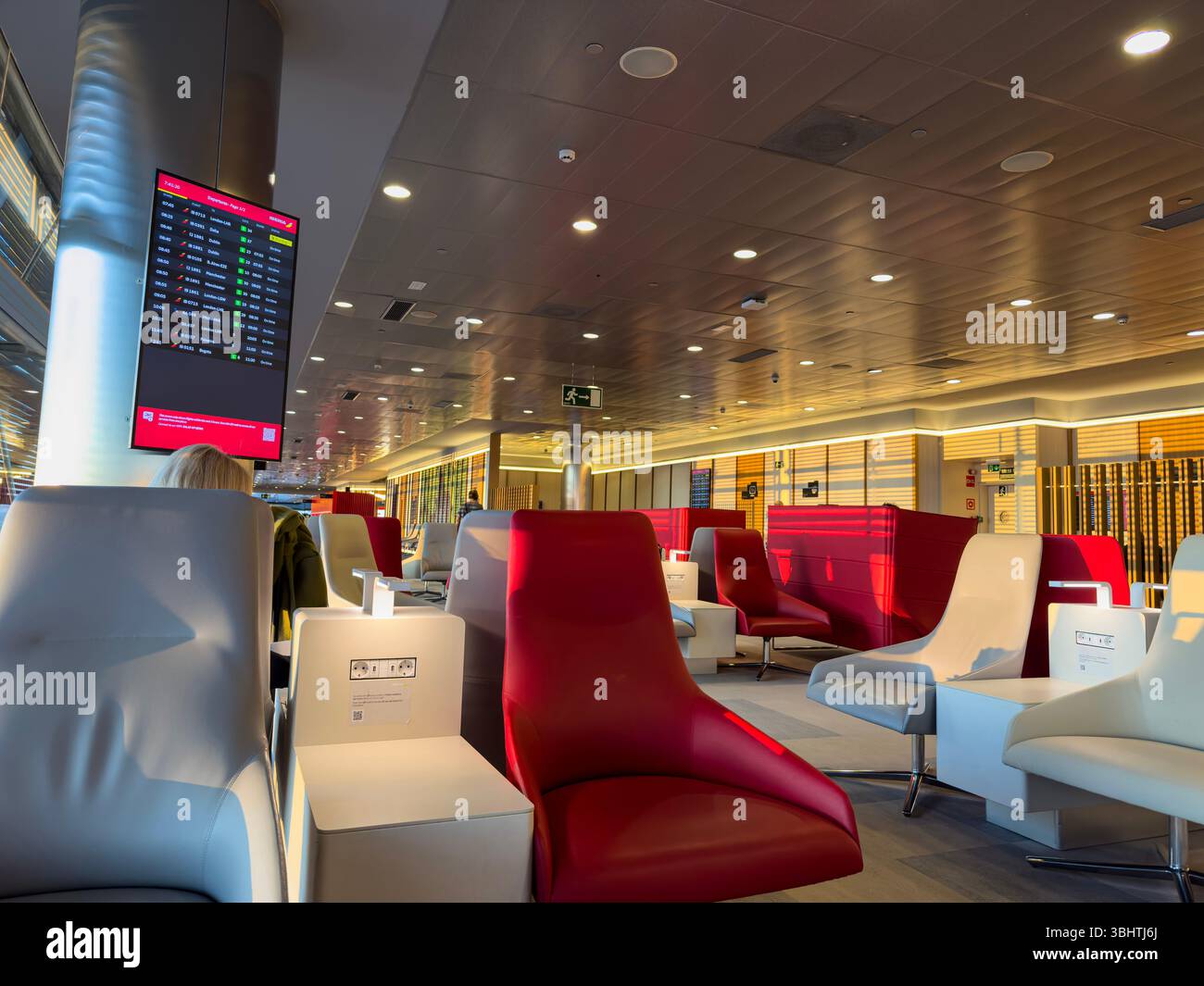 Iberia Velázquez Premium Lounge, Adolfo Suárez Madrid-Barajas Airport Terminals T4S, entworfen von den Architekten Antonio Lamela und Richard Rogers Stockfoto