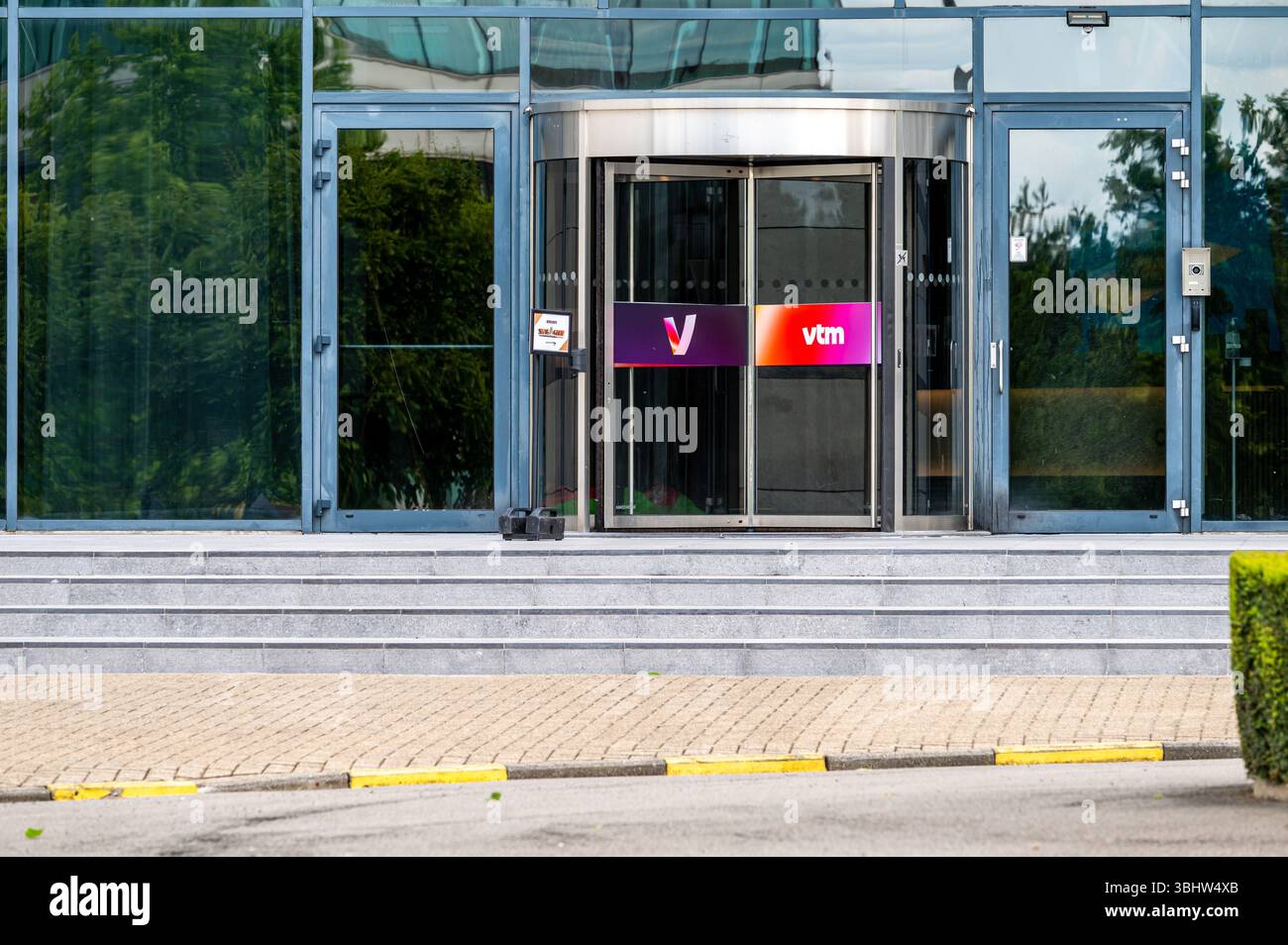 Sitz des DPG-Medienunternehmens in Vilvoorde, Flämisch-Brabant, Belgien, 8. Juni 2025 Stockfoto