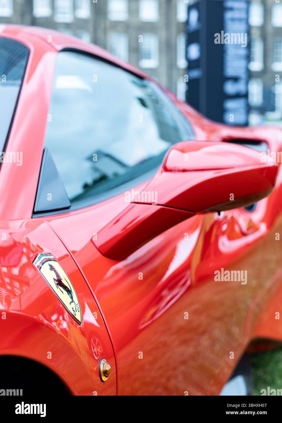 Ein Ferrari Pista auf der London Concours Oldtimer Show 2025 Stockfoto