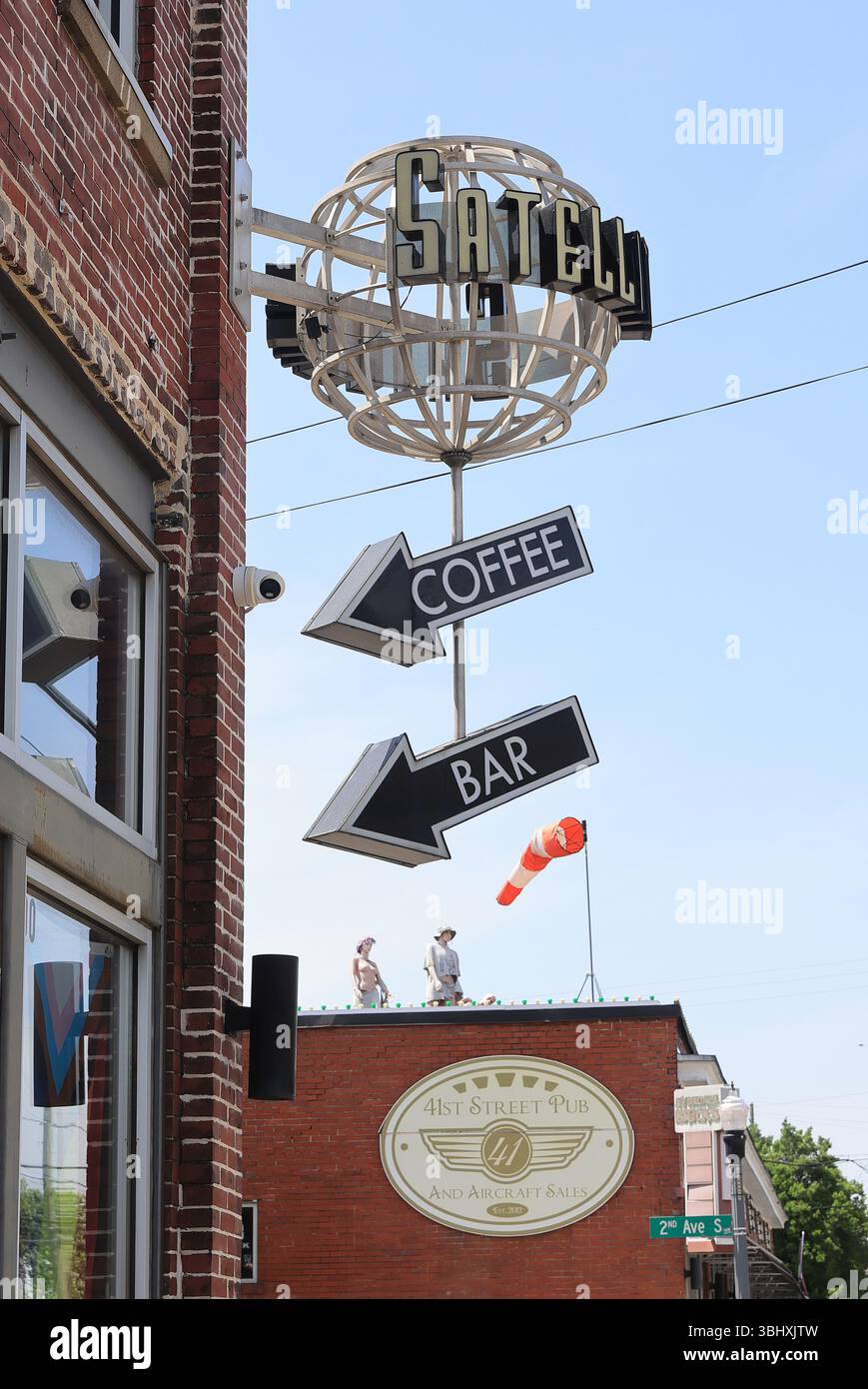 Avondale, an der 41. Straße, junge geschäftige Gegend in Birmingham, Alabama, mit trendigen Coffee Shops, Craft-Brauereien, Live-Musik und Restaurants, USA. Stockfoto