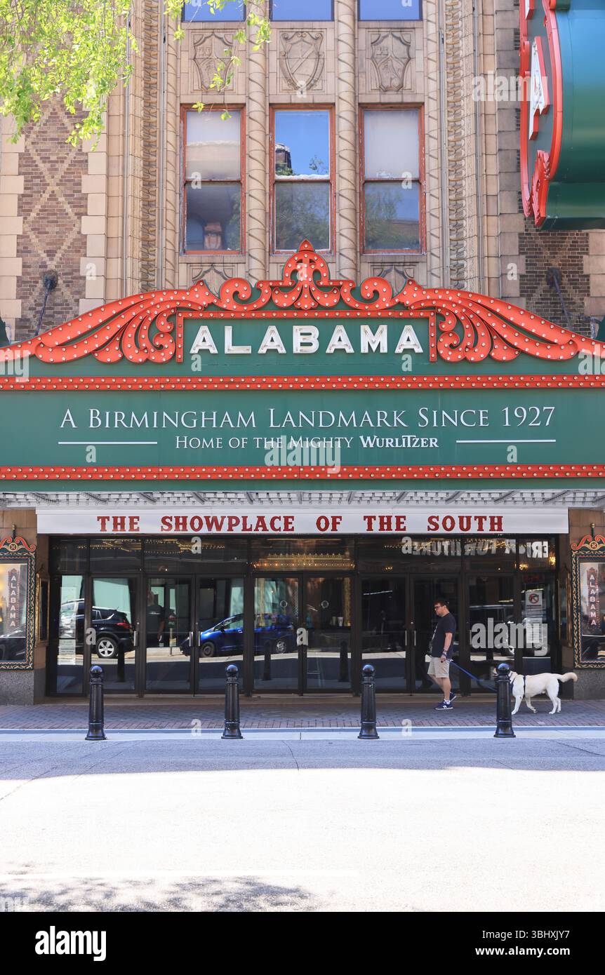 Das 1927 eröffnete Alabama Theatre mit einem Spanisch-maurischen Design von Graven & Mayger aus Chicago, das mit seiner Orgel als das Prunkstück des Südens bekannt ist. Stockfoto