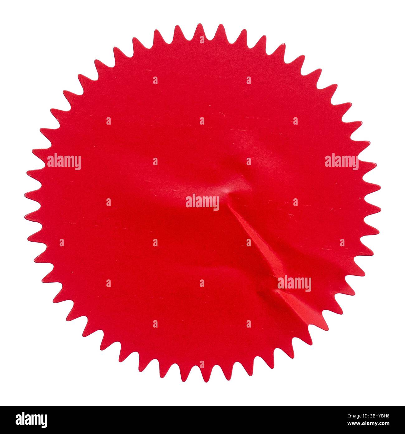 Rotes Rundsiegel mit gezackten Kanten auf weißem Hintergrund Stockfoto