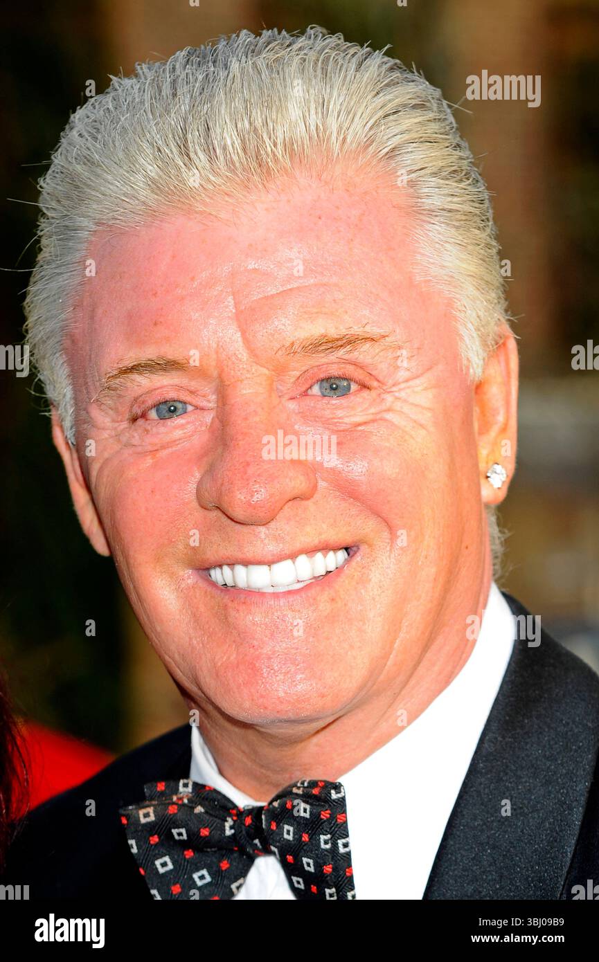 Derek Acorah bei den Soldiering on Awards, die von Mitgliedern der Streitkräfte organisiert wurden, und BLESMA (British Limbless Ex Service Menís Association) Awards im Waldorf Astoria Hotel, London Syon Park in London - 25. März 2012 Stockfoto