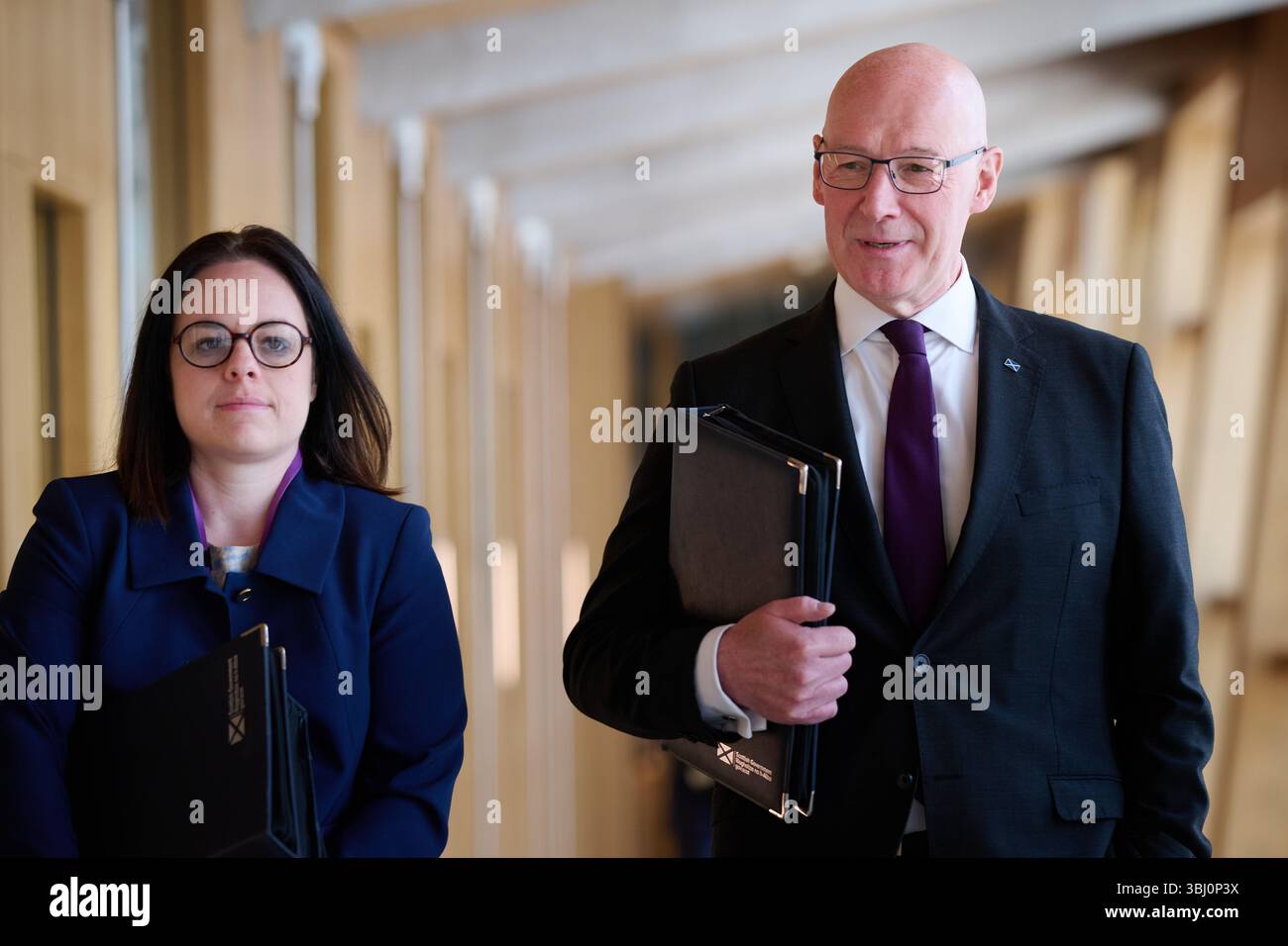 Edinburgh Schottland, Vereinigtes Königreich 12. Juni 2025. Stellvertretende erste Ministerin Kate Forbes und erster Minister John Swinney im schottischen Parlament für erste Ministerfragen. Credit sst/alamy Live News Stockfoto