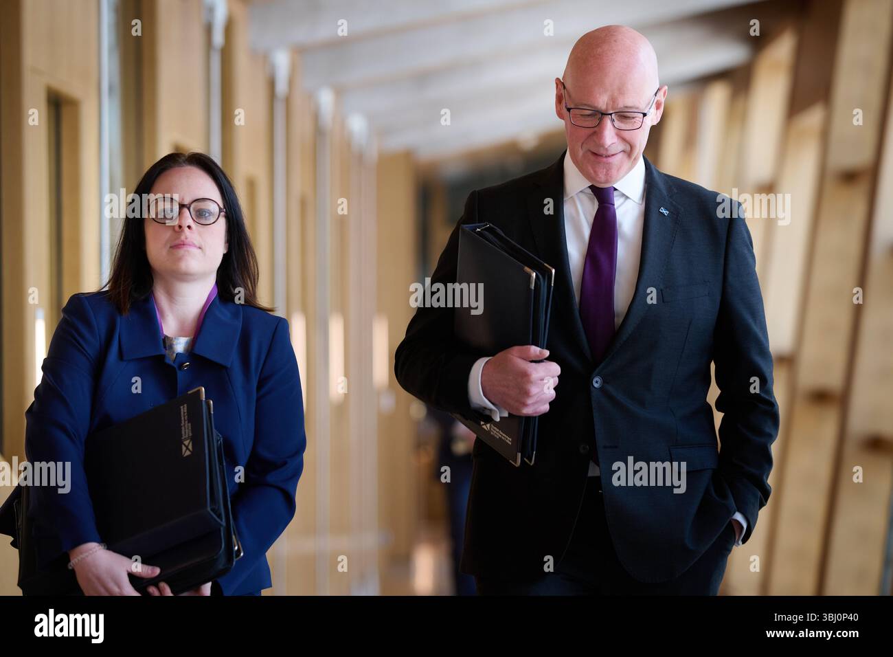 Edinburgh Schottland, Vereinigtes Königreich 12. Juni 2025. Stellvertretende erste Ministerin Kate Forbes und erster Minister John Swinney im schottischen Parlament für erste Ministerfragen. Credit sst/alamy Live News Stockfoto