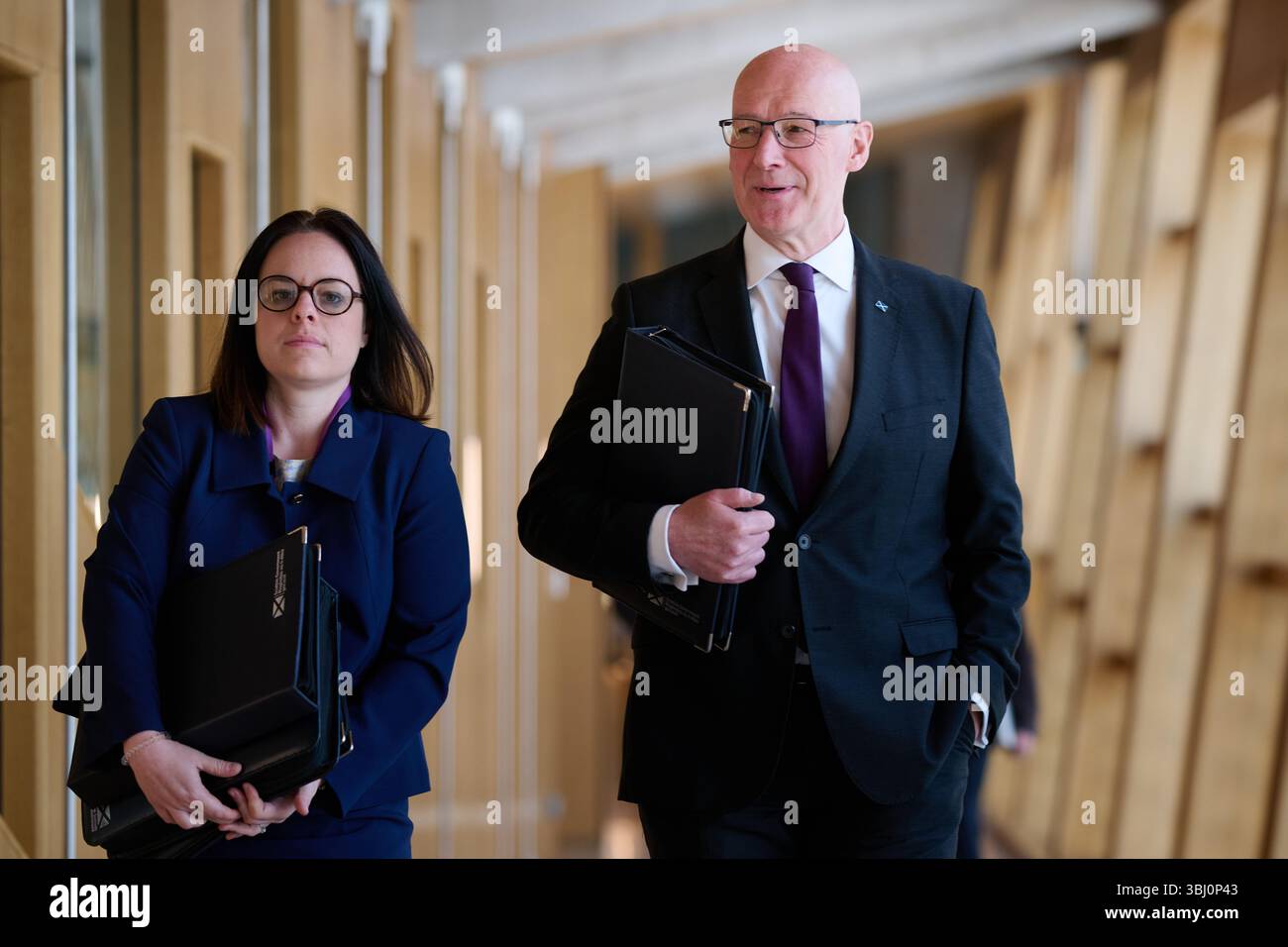 Edinburgh Schottland, Vereinigtes Königreich 12. Juni 2025. Stellvertretende erste Ministerin Kate Forbes und erster Minister John Swinney im schottischen Parlament für erste Ministerfragen. Credit sst/alamy Live News Stockfoto