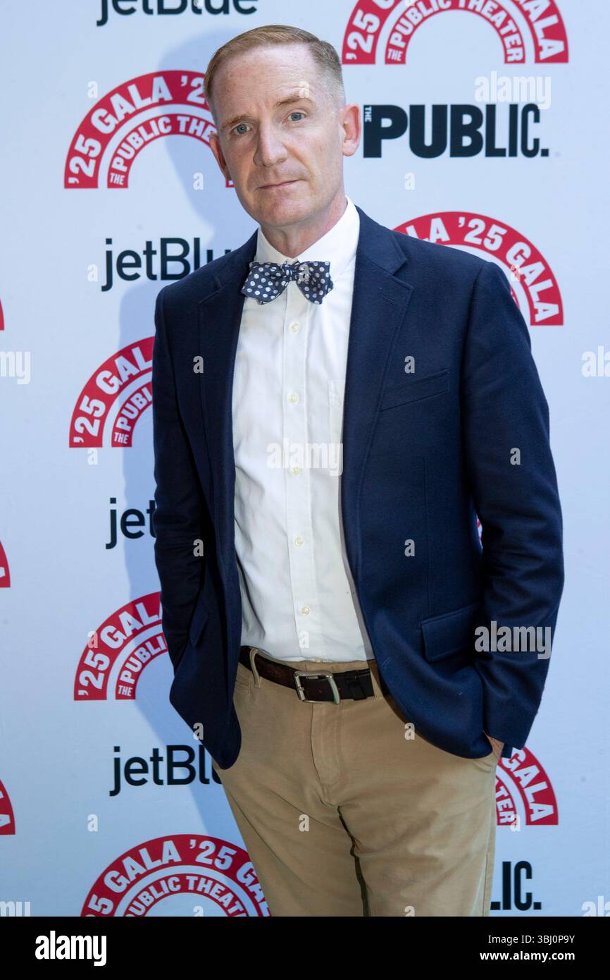 New York, USA. Juni 2025. Marc Evan Jackson kommt am 11. Juni 2025 zur Public Theater Gala im Delacorte Theatre in New York, NY. (Foto: Jonas Gustavsson/SIPA USA) Credit: SIPA USA/Alamy Live News Stockfoto