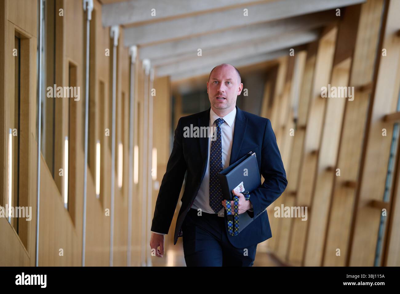Edinburgh Schottland, Vereinigtes Königreich 12. Juni 2025. Kabinettssekretär für Gesundheit und Soziales Neil Gray MSP im schottischen Parlament für erste Ministerfragen. Credit sst/alamy Live News Stockfoto