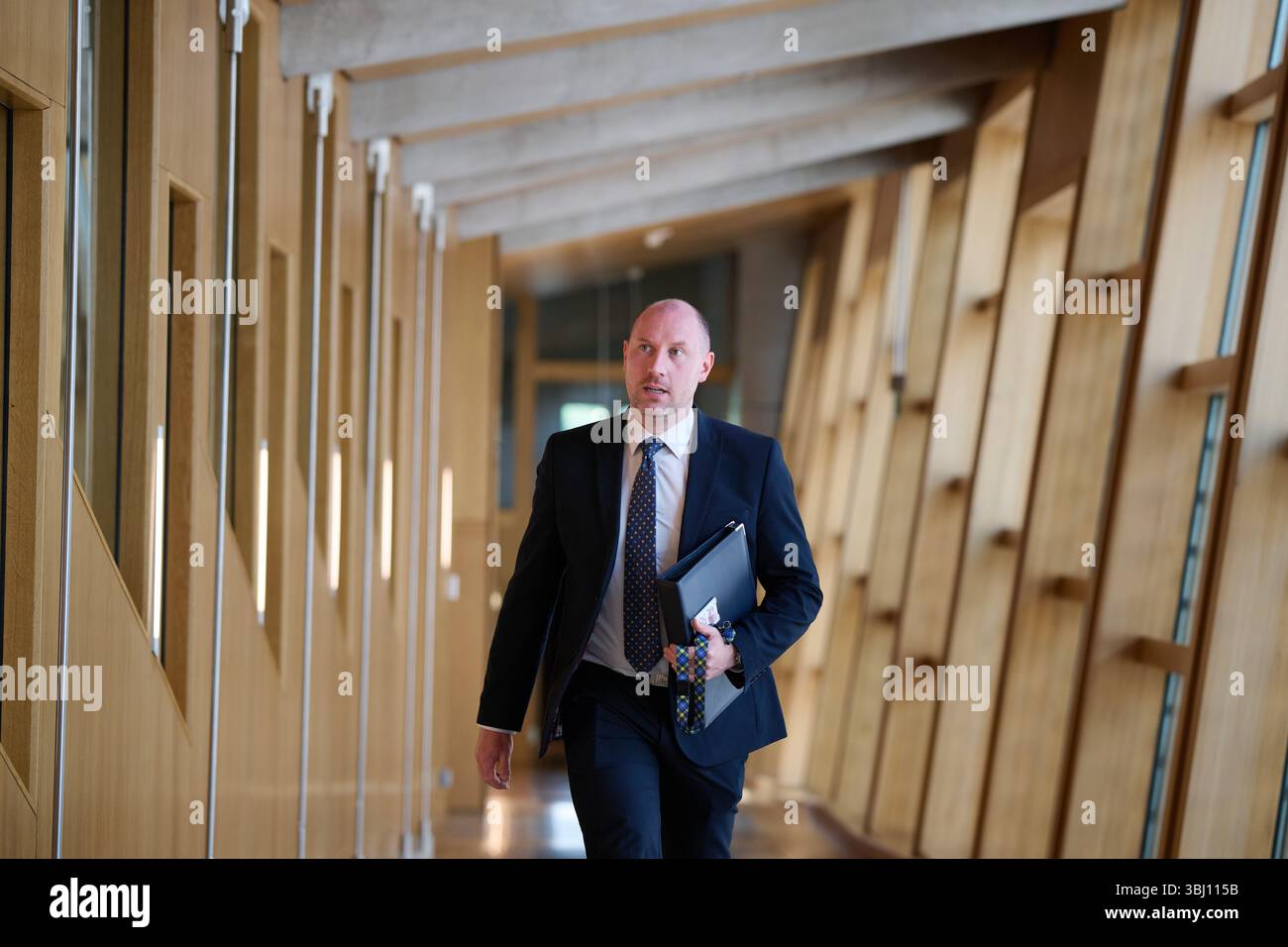 Edinburgh Schottland, Vereinigtes Königreich 12. Juni 2025. Kabinettssekretär für Gesundheit und Soziales Neil Gray MSP im schottischen Parlament für erste Ministerfragen. Credit sst/alamy Live News Stockfoto