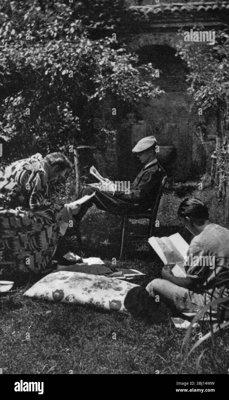 Kurt Klaber, Bertolt Brecht und Helene Weigel in Corona, Schweiz 1930er Jahre Stockfoto