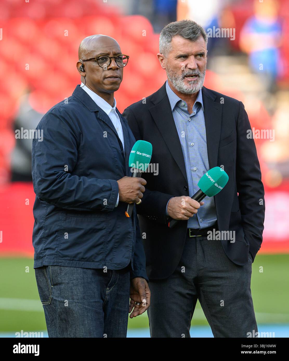 Nottingham, Großbritannien. Juni 2025. England gegen Senegal - International Friendly - The City Ground - Nottingham. Die Fußballexperten Roy Keane und Ian Wright. Bildnachweis: Mark Pain/Alamy Live News Stockfoto