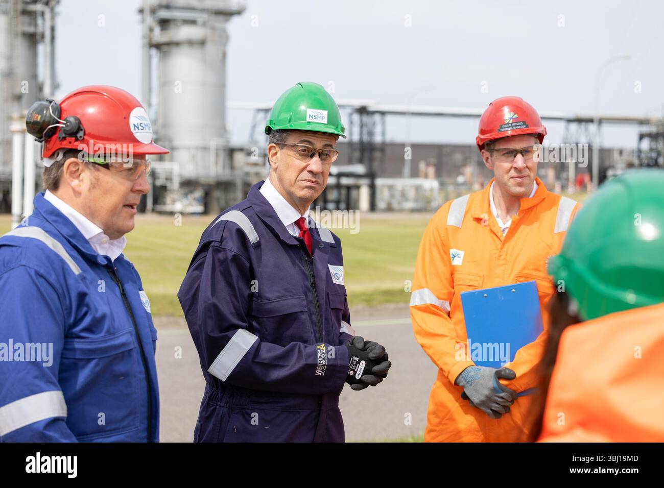 Ed Miliband, Sekretär für Energiesicherheit und Net Zero bei einem Besuch in St. Fergus, Peterhead, Aberdeenshire, um die Finanzierung des Acorn-Projekts zu begrüßen, wie in der Ausgabenüberprüfung bestätigt. Bilddatum: Donnerstag, 12. Juni 2025. Stockfoto