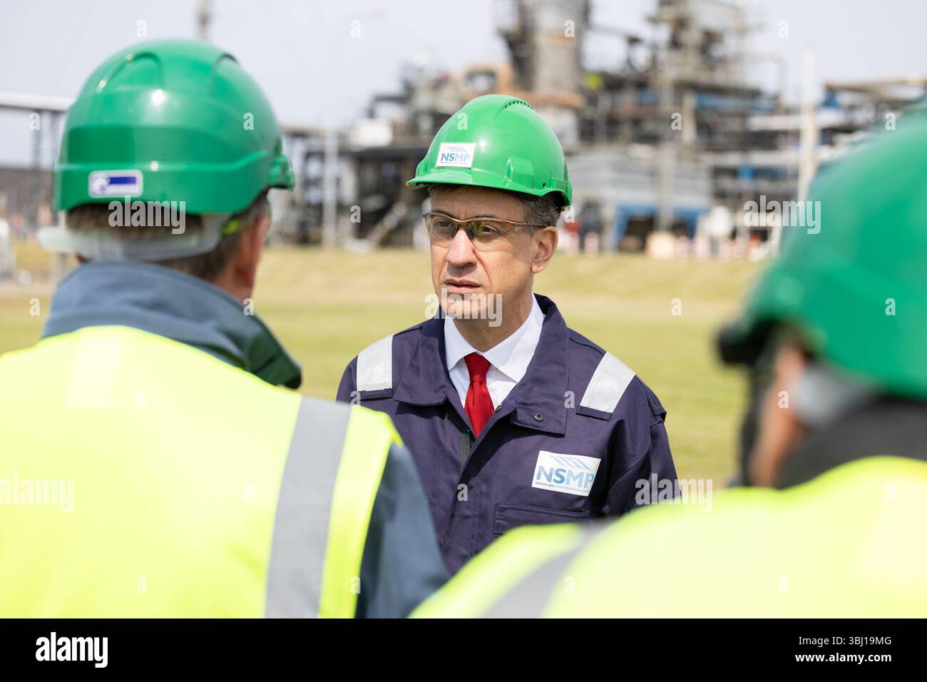 Ed Miliband, Sekretär für Energiesicherheit und Net Zero bei einem Besuch in St. Fergus, Peterhead, Aberdeenshire, um die Finanzierung des Acorn-Projekts zu begrüßen, wie in der Ausgabenüberprüfung bestätigt. Bilddatum: Donnerstag, 12. Juni 2025. Stockfoto