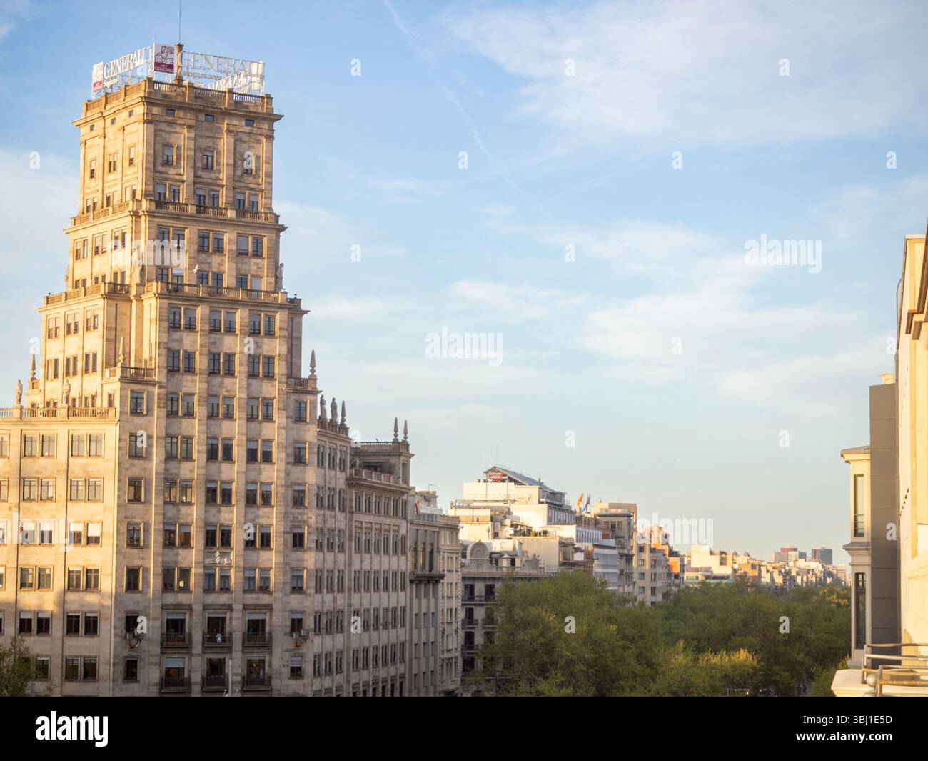 Blick auf die Gran Via de les Corts Catalanes in Barcelona, Spanien. Stockfoto