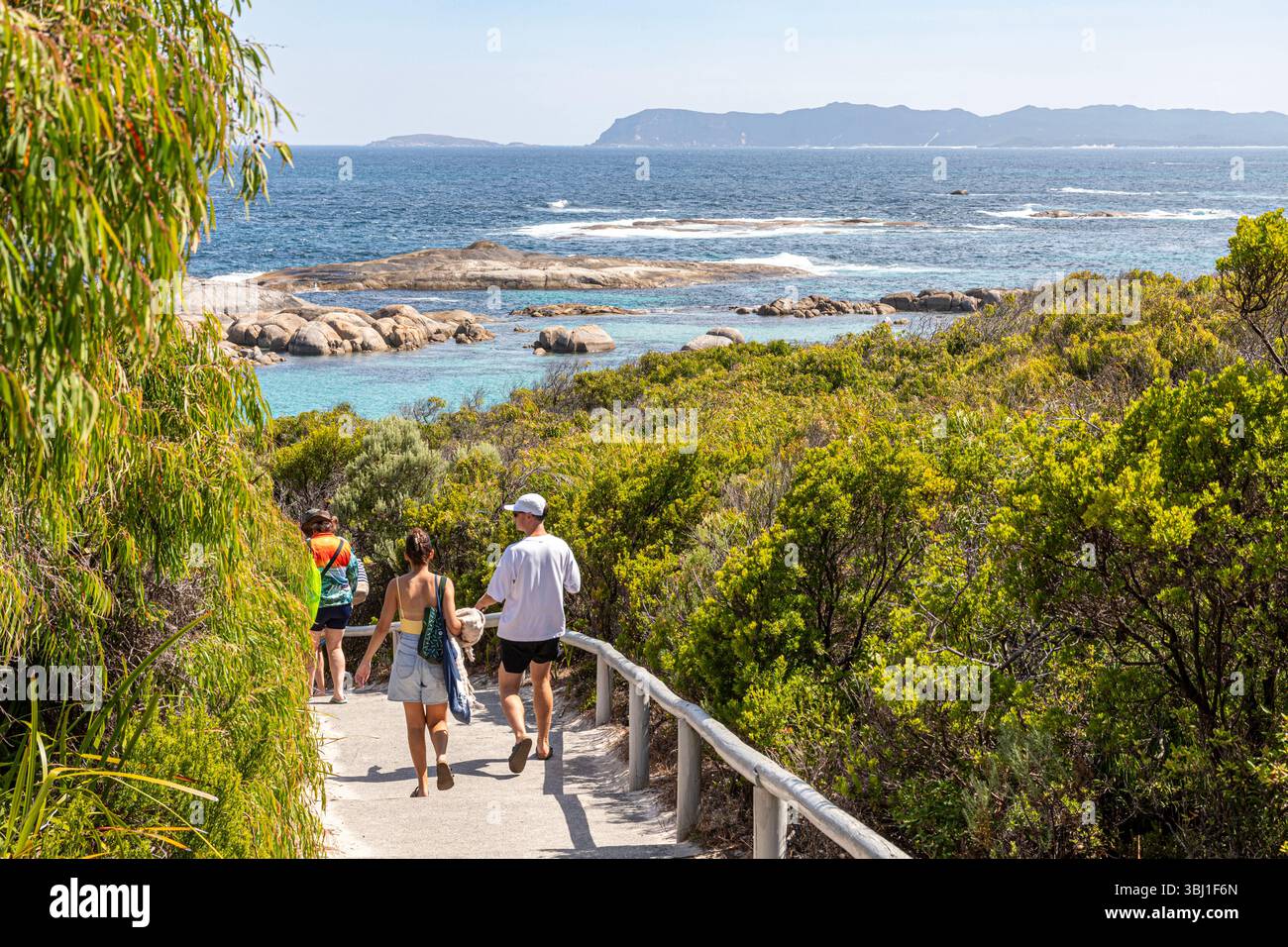 Die Stufen hinunter zum Südlichen Ozean am Greens Pool am Rande des William Bay Nationalparks im Auenland Dänemarks, Great Southern Region of Western Stockfoto