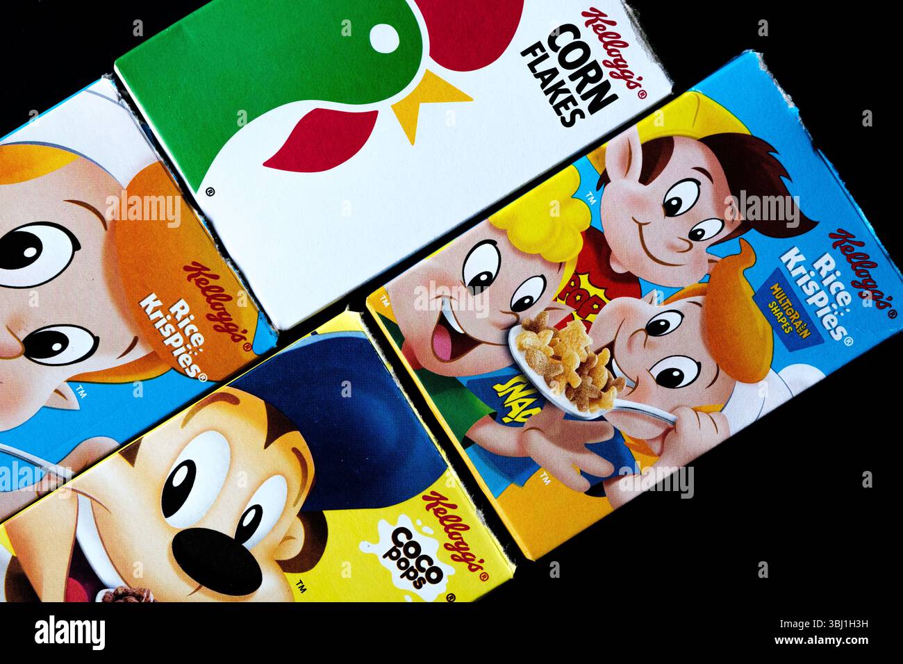 London UK, 12. Juni 2025, Kelloggs Multi-Pack individuelle Portionen Frühstückszerealien Stockfoto