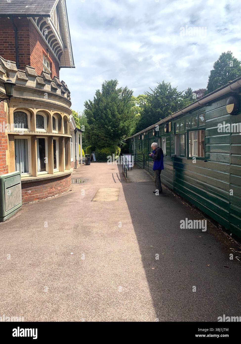 Bletchley Park Haus Kriegsbüros geheim Platz versteckt Milton Keynes The Bombe berühmte Militärsoldaten Navy Army Luftwaffe Nachahmung Spielfilm - Smartphone-aufgenommenes Stockfoto