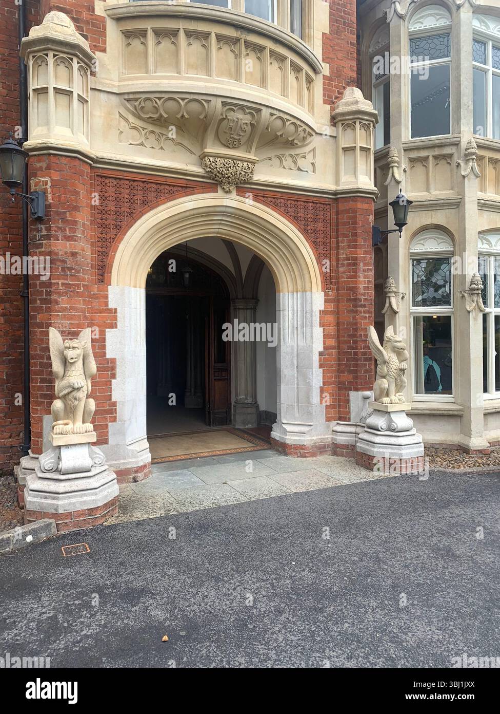 Bletchley Park Haus Kriegsbüros geheim Platz versteckt Milton Keynes The Bombe berühmte Militärsoldaten Navy Army Luftwaffe Nachahmung Spielfilm - Smartphone-aufgenommenes Stockfoto