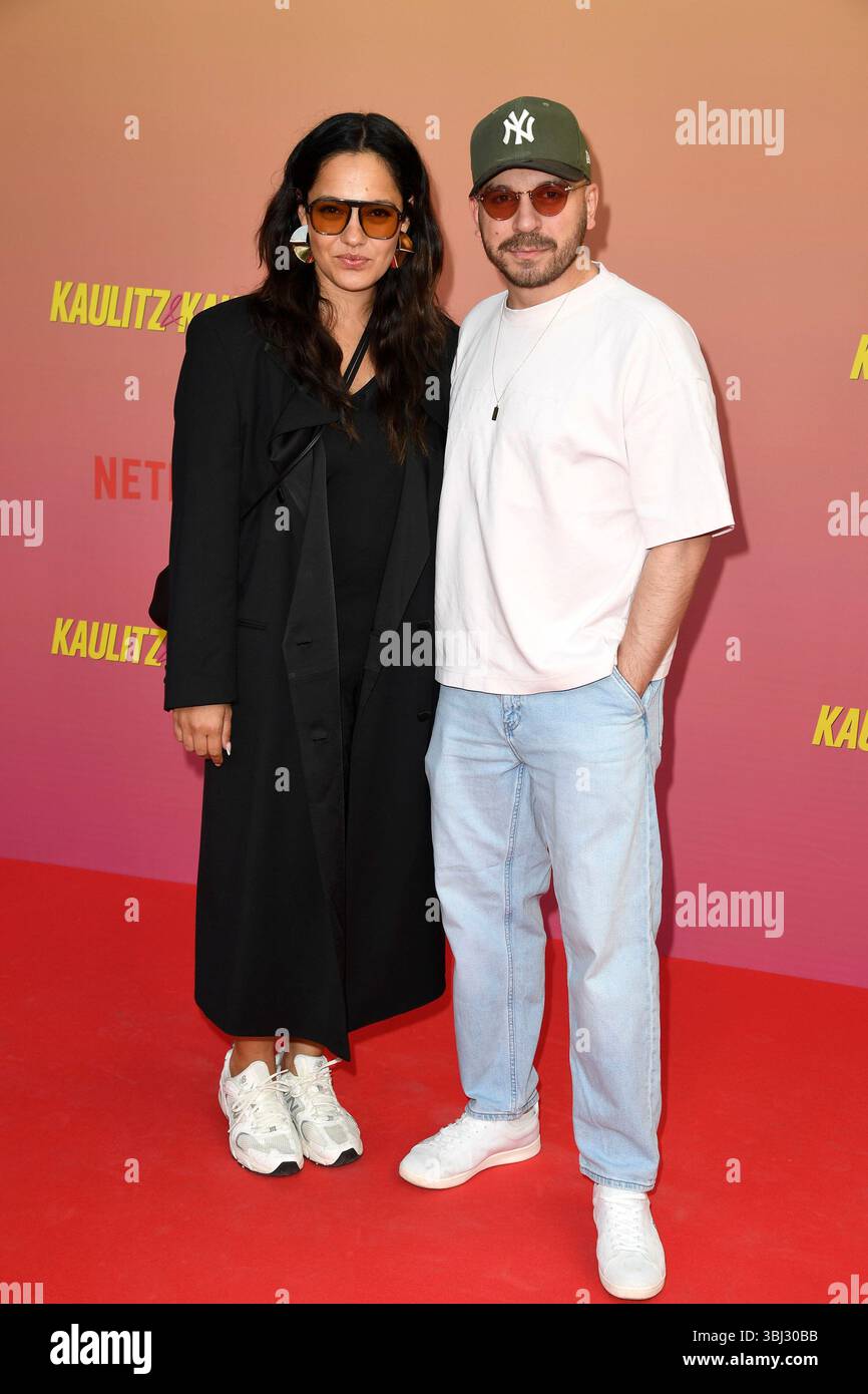 Nilam Farooq und Edin Hasanovic bei der Premiere der neuen -Kaulitz & Kaulitz- (Netflix) Serien-Staffel am 12.06.2025 in Berlin Stockfoto