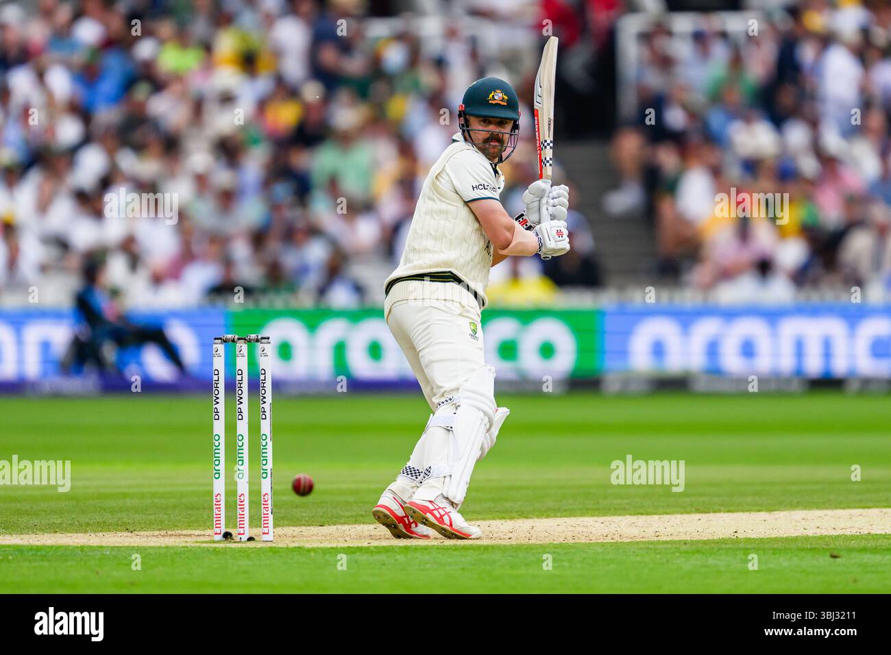 LONDON, VEREINIGTES KÖNIGREICH. 12. Juni: Travis Head of Australia im Einsatz beim Finale der ICC World Test Championship Australien gegen Südafrika 2025 auf dem Lord's Cricket Ground am Donnerstag, den 12. Juni 2025 in LONDON, GROSSBRITANNIEN. Quelle: Taka Wu/Alamy Live News Stockfoto