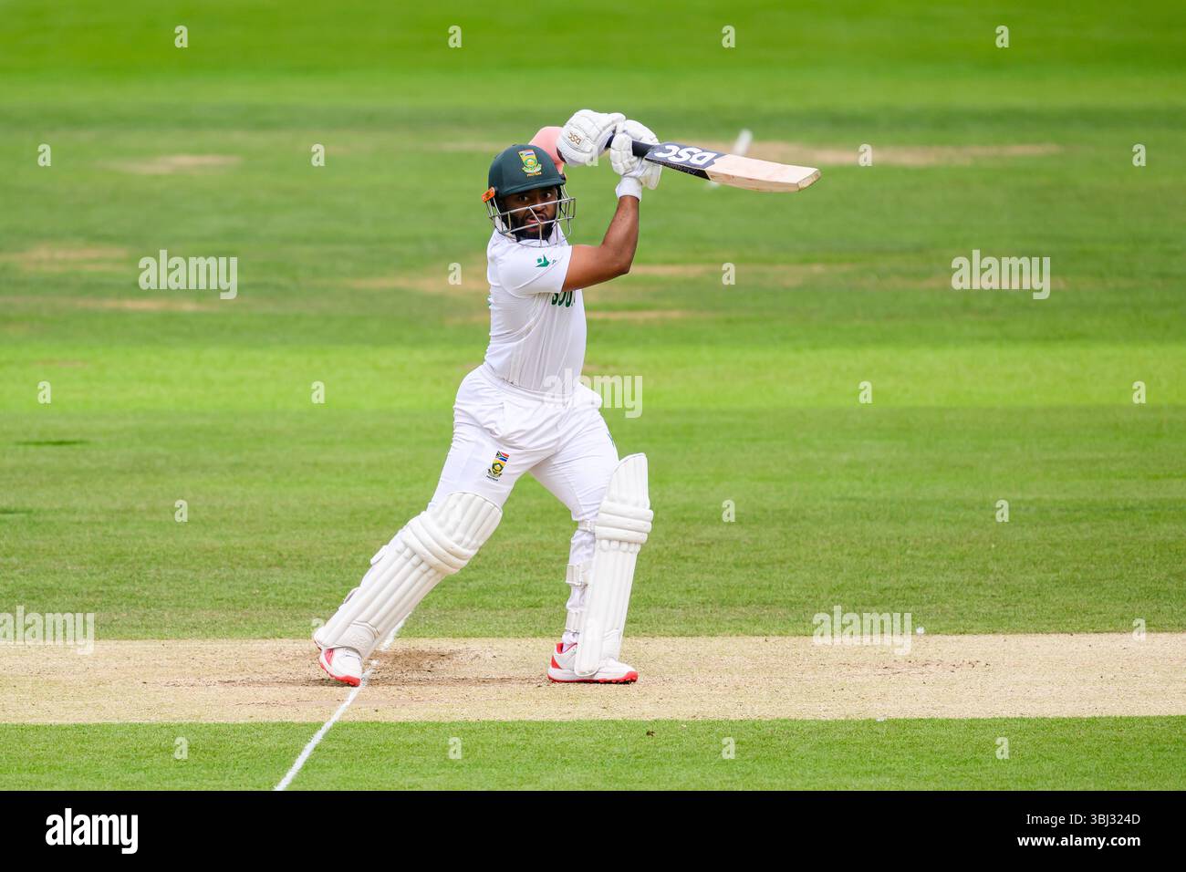 LONDON, VEREINIGTES KÖNIGREICH. 12. Juni: Temba Bavuma von Südafrika (Capt.) in Aktion beim Finale der ICC World Test Championship Australien gegen Südafrika 2025 auf dem Lord's Cricket Ground am Donnerstag, den 12. Juni 2025 in LONDON, GROSSBRITANNIEN. Quelle: Taka Wu/Alamy Live News Stockfoto
