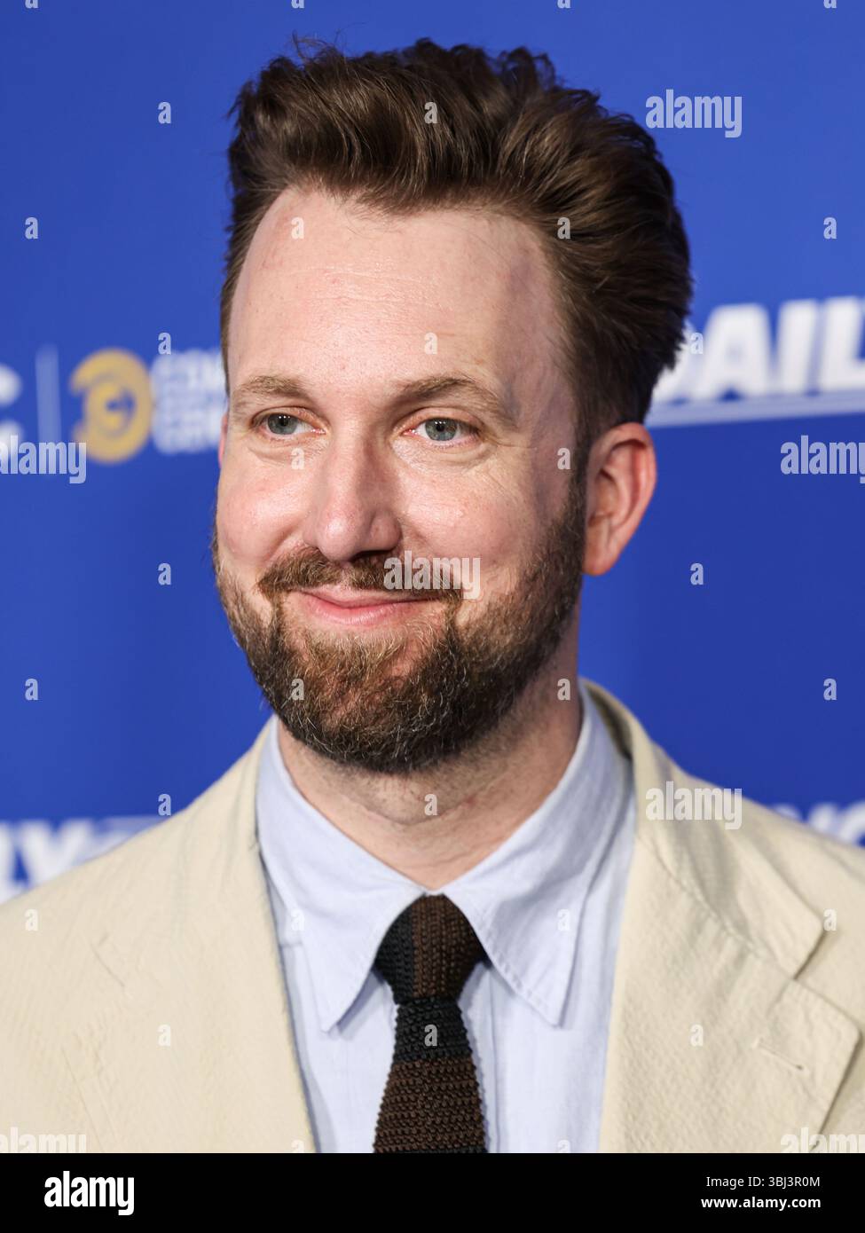 HOLLYWOOD, LOS ANGELES, KALIFORNIEN, USA - JUNI 07: Der US-amerikanische Comedian Jordan Klepper kommt am 7. JUNI 2025 in der „The Daily Show“ von Comedy Central ATAS (Academy of Television Arts and Sciences) Offizielle Emmy FYC-Screening-Veranstaltung an der Academy of Motion Picture Arts Sciences - Linwood Dunn Theater in Hollywood, Los Angeles, Kalifornien, USA. (Foto: Xavier Collin/Image Press Agency) Stockfoto