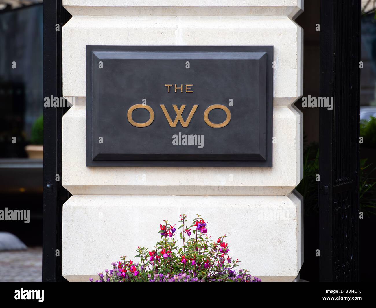 London, Vereinigtes Königreich - 26. Mai 2025: Die OWO in London bezieht sich auf das Old war Office, ein historisches Gebäude im Zentrum von London in Whitehall Stockfoto