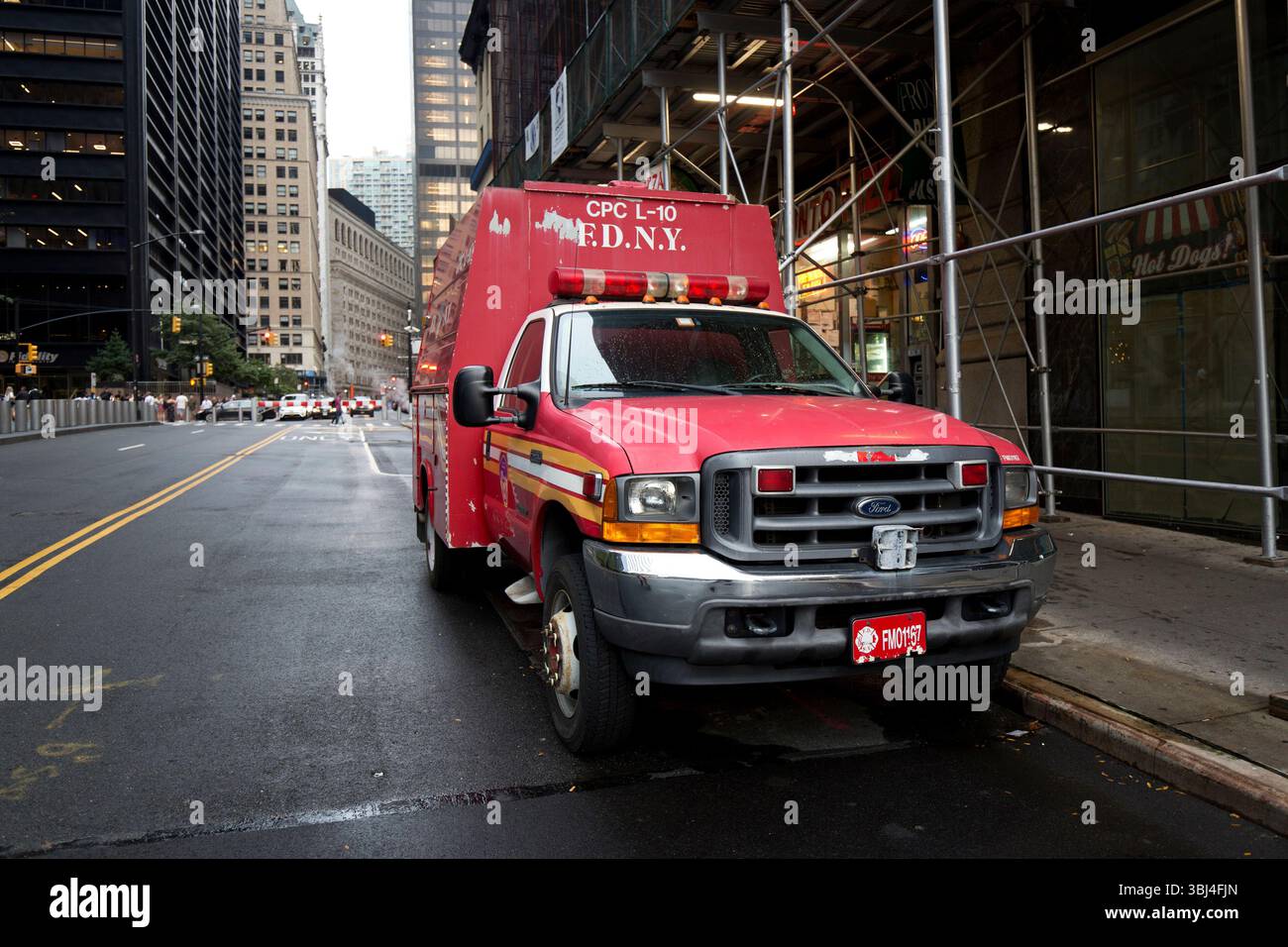 New York, Vereinigte Staaten von Amerika - 10. September 2023: Feuerwehrauto auf den Straßen von New York in den Vereinigten Staaten von Amerika Stockfoto
