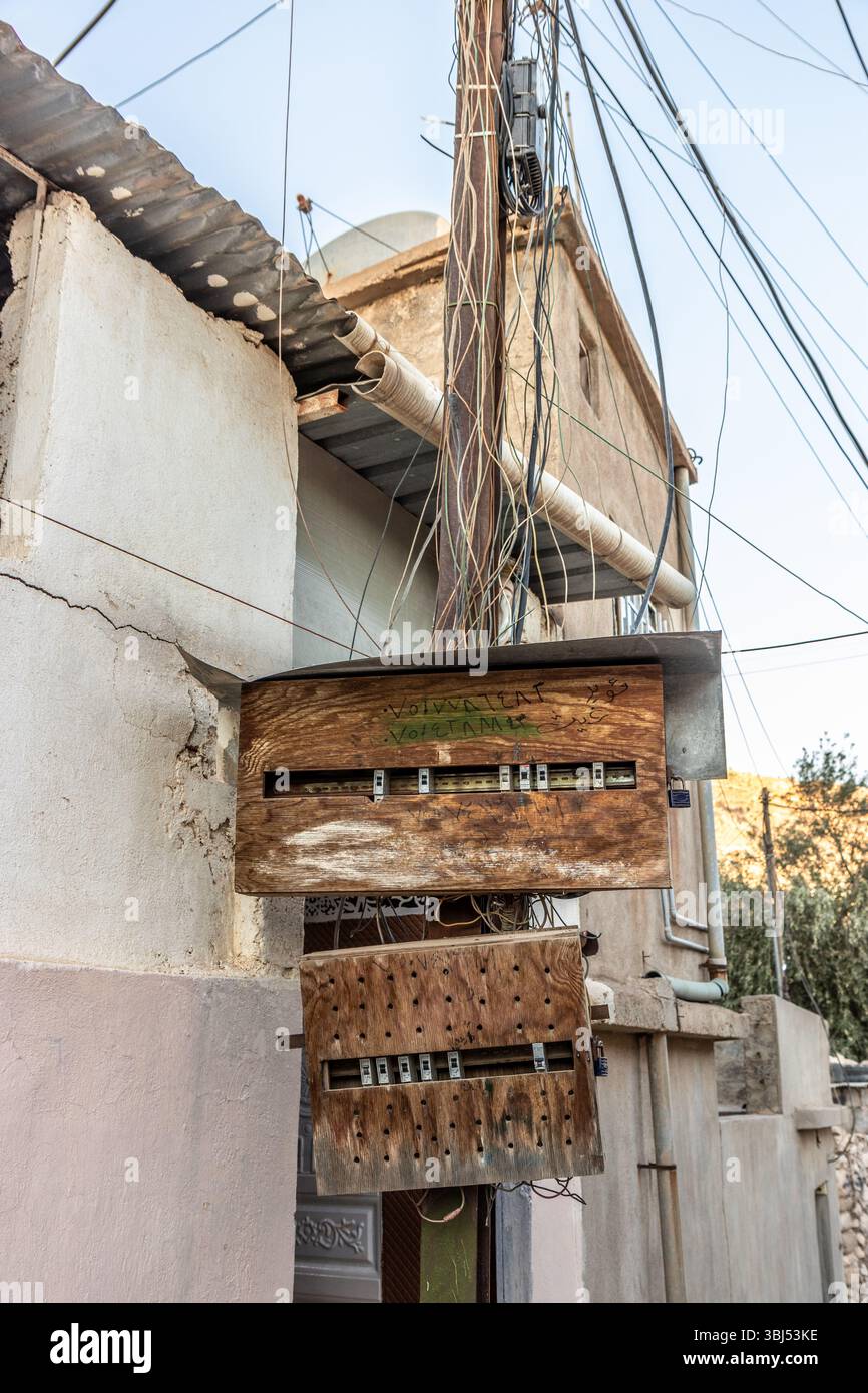 Leistungsschalter im Dorf Alqosh, Region Kurdistan im Irak Stockfoto