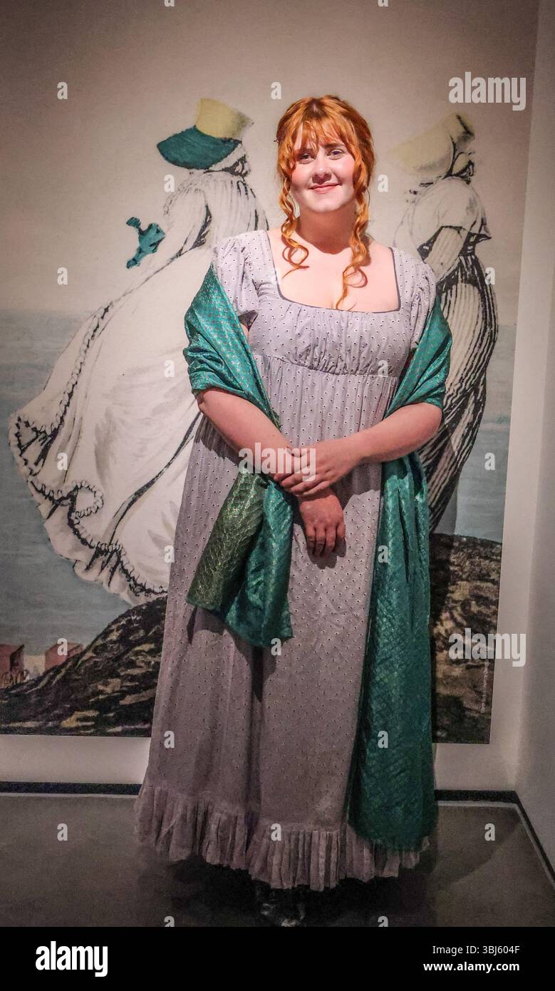 Dorchester, Dorset 13. Juni 2025 Jane Austen: Down to the Sea ist ein absolutes muss in einem wichtigen Jahr für Fans von Austen. Dorset ist eine der wichtigsten Schauplätze in Persuasion und ist auch ein passendes County, um eine der großen Ausstellungen im Rahmen der Feierlichkeiten 250 auszurichten.Paul Quezada-Neiman/Alamy Live News Credit: Paul Quezada-Neiman/Alamy Live News Stockfoto