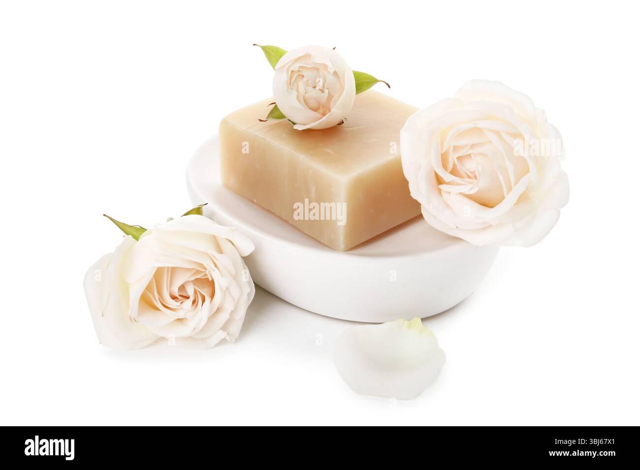 Aromatischer Seifenstab und Rosen isoliert auf weiß Stockfoto